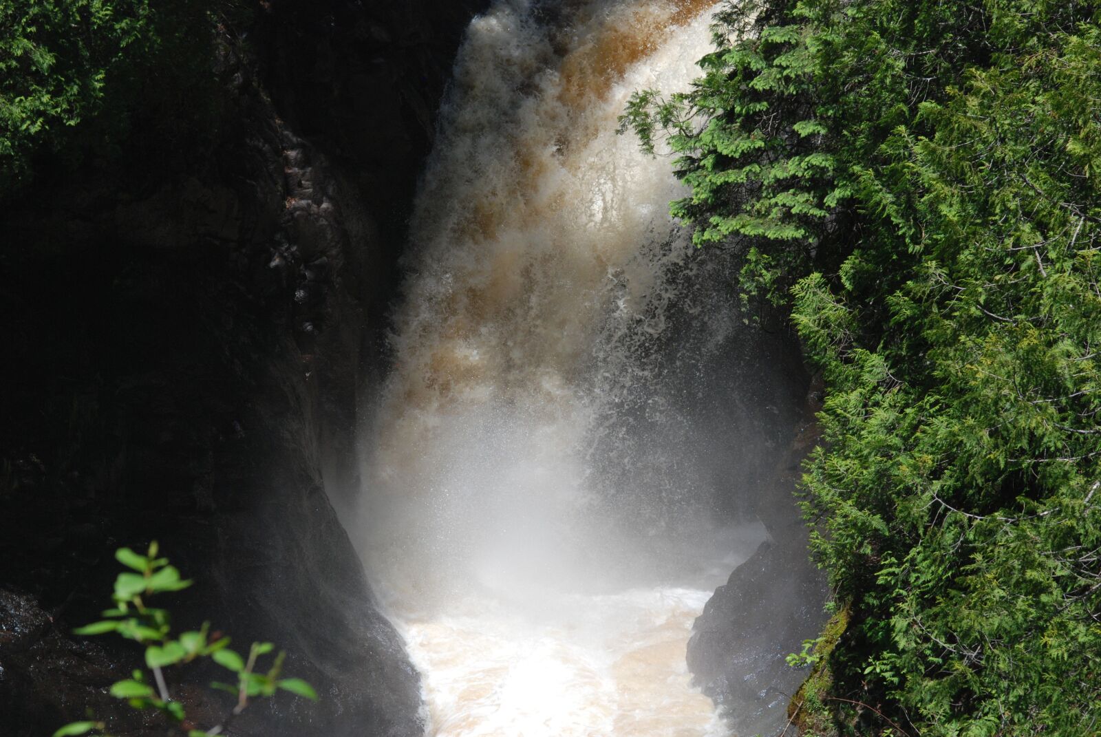 Nikon D80 sample photo. Waterfall, water, pounding photography