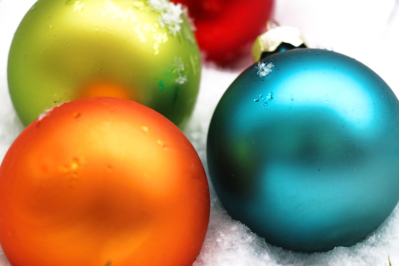 Canon EOS 80D sample photo. Christmas bauble, winter, christmas photography