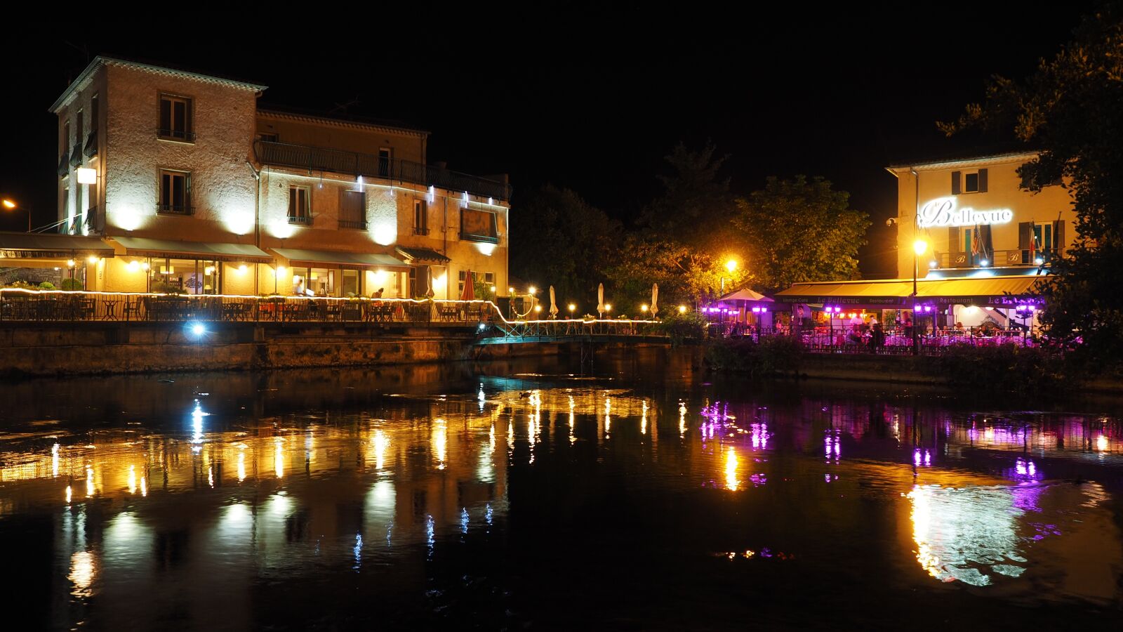 Olympus OM-D E-M1 + Olympus M.Zuiko Digital ED 12-40mm F2.8 Pro sample photo. L'isle-sur-la-sorgue, city, france photography