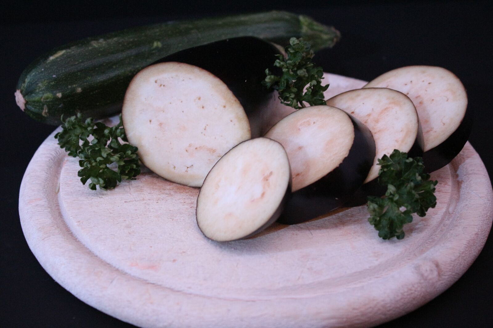 Canon EF-S 18-55mm F3.5-5.6 IS sample photo. Pieces, food, ingredient photography