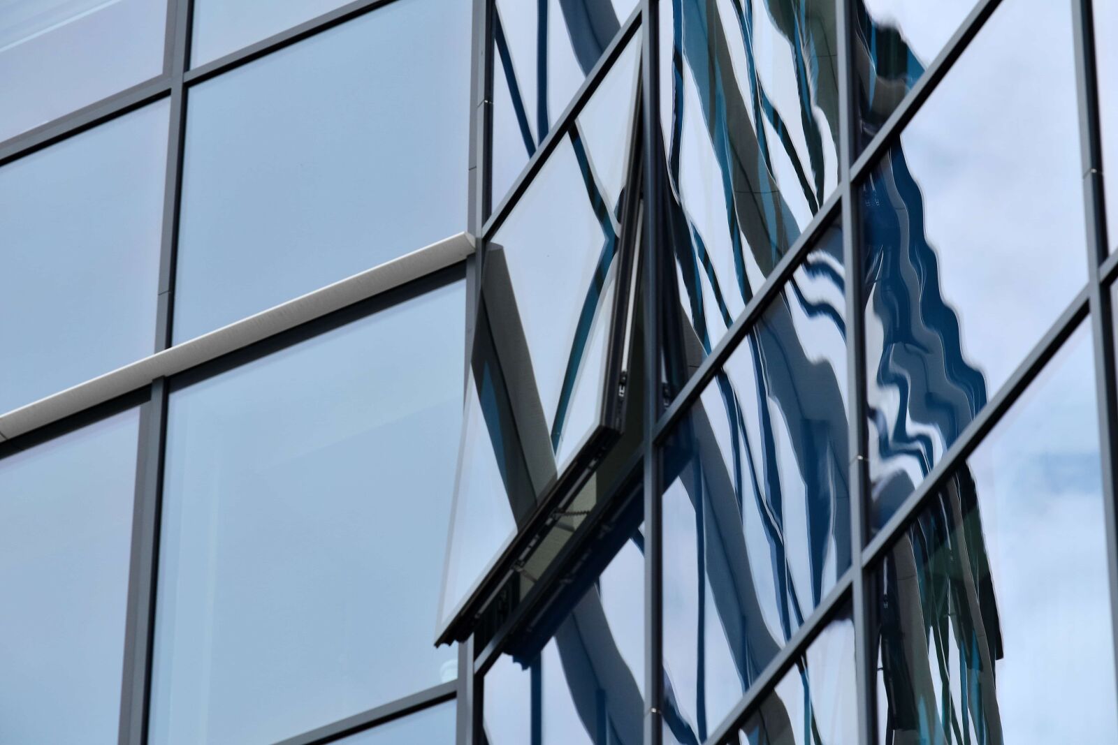 Nikon D5500 sample photo. Windows, steel, business, architecture photography