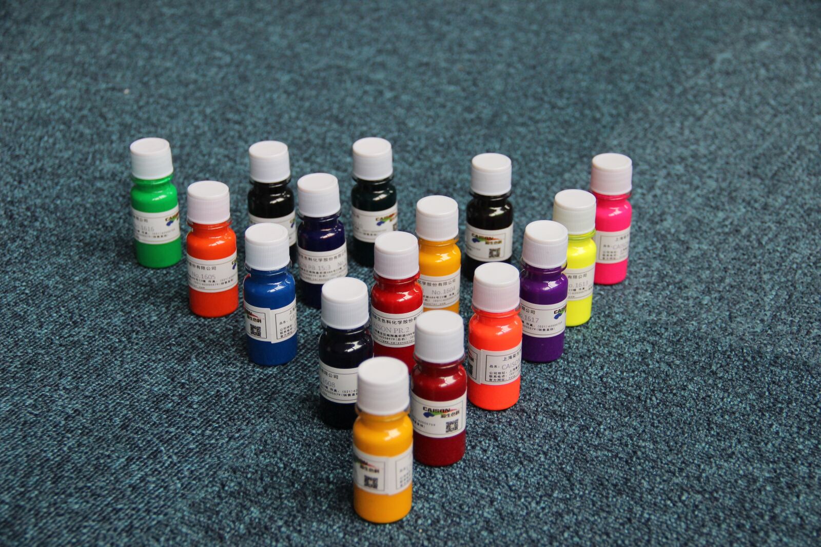 Canon EOS 600D (Rebel EOS T3i / EOS Kiss X5) sample photo. Waterborne colour paste, pigment photography