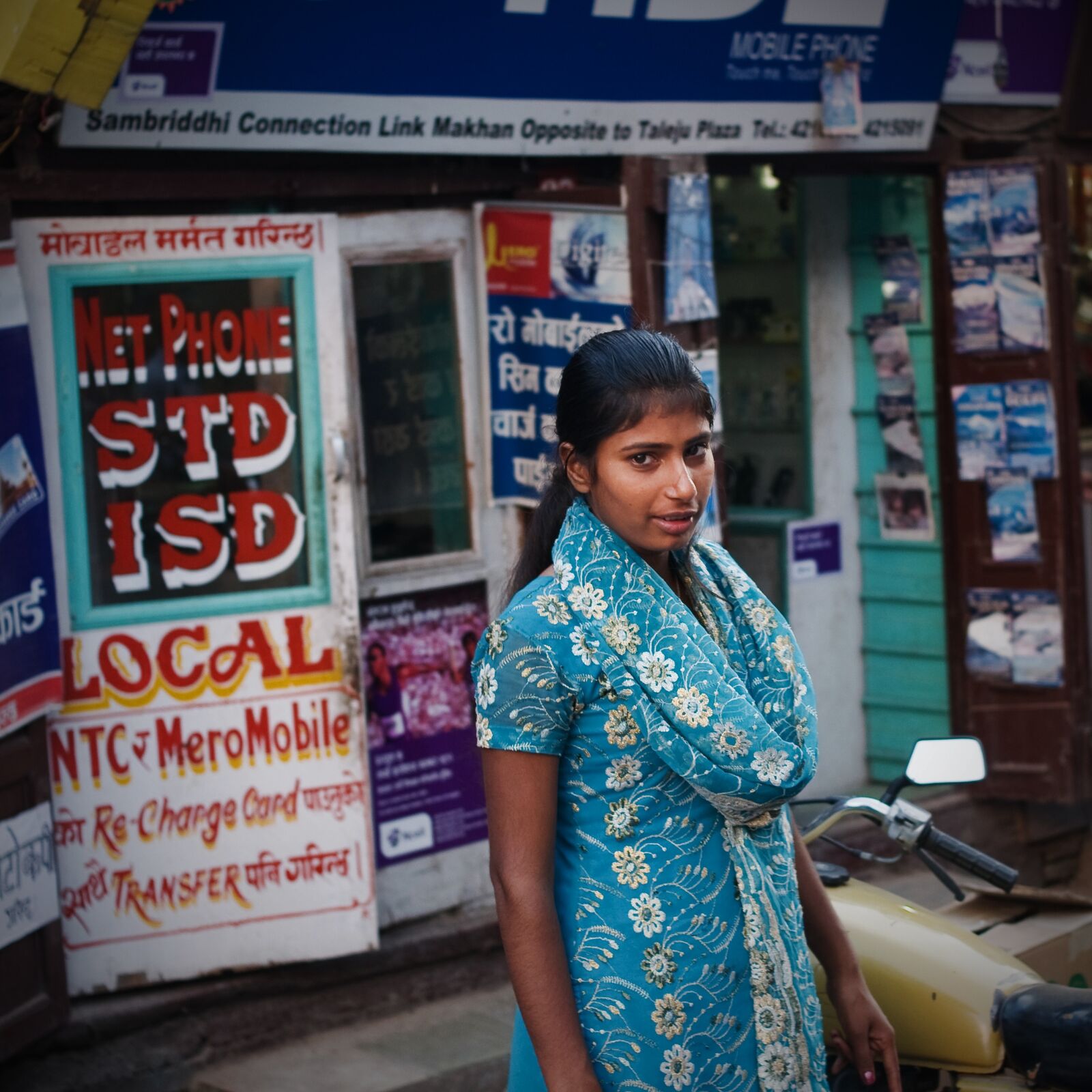 Nikon D300 sample photo. Nepal, girls, street photography