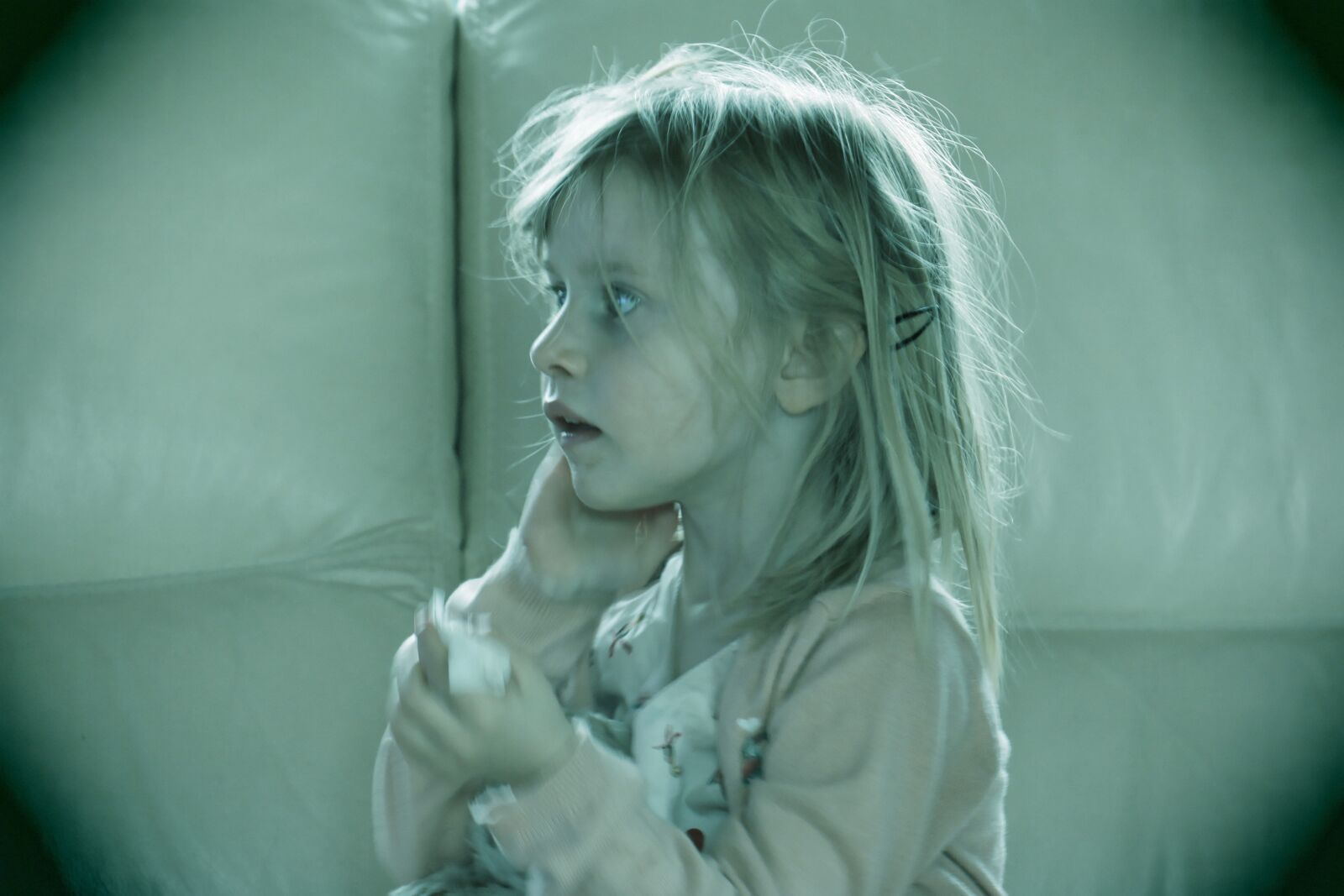 Canon EOS 70D sample photo. Children, filter, grey photography
