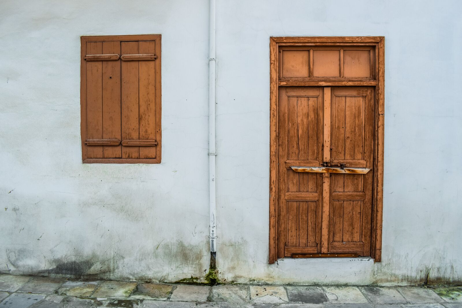 Nikon D3300 sample photo. Old house, facade, door photography
