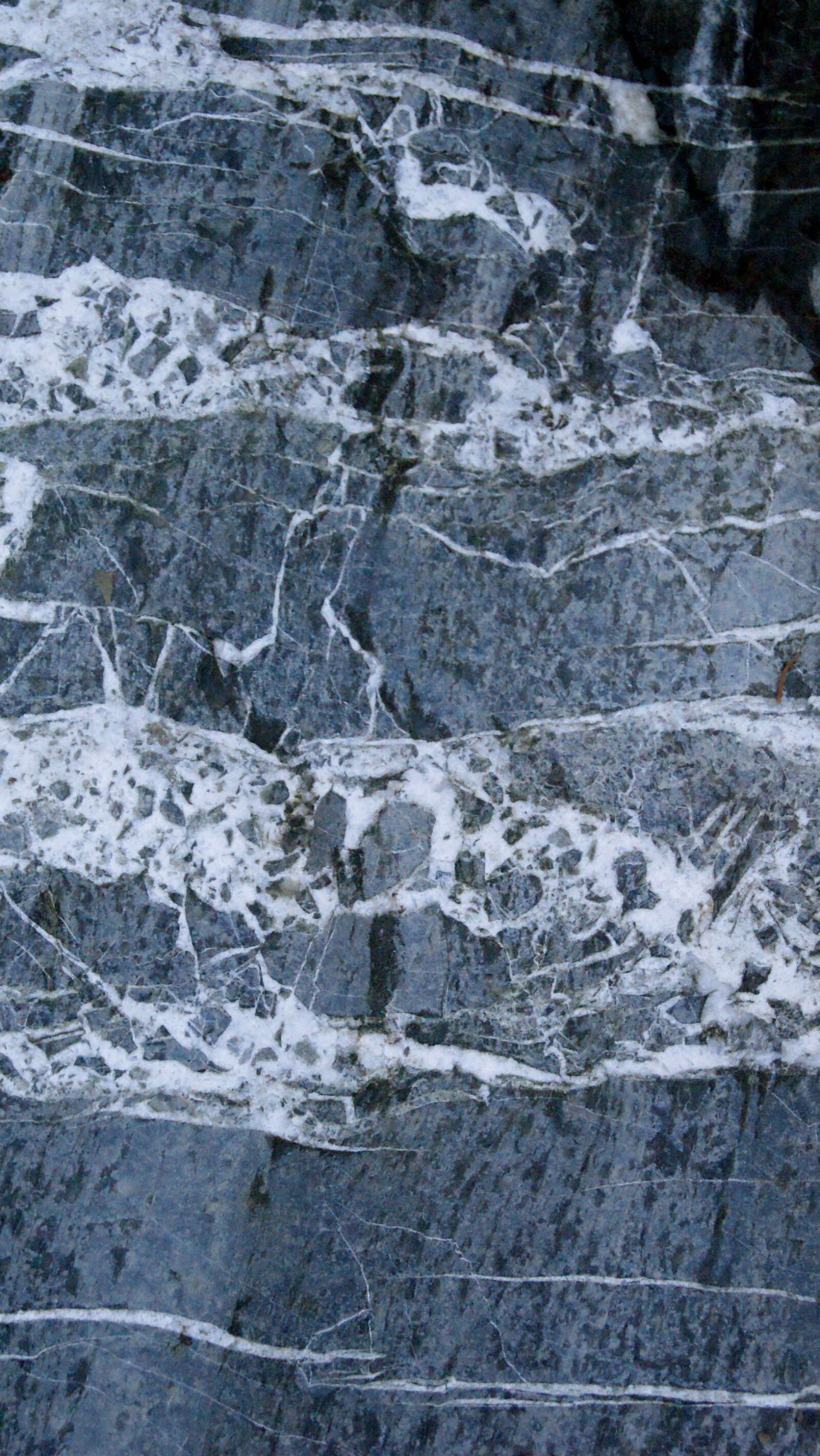 Sony Alpha DSLR-A230 sample photo. Rock, stone, nature photography