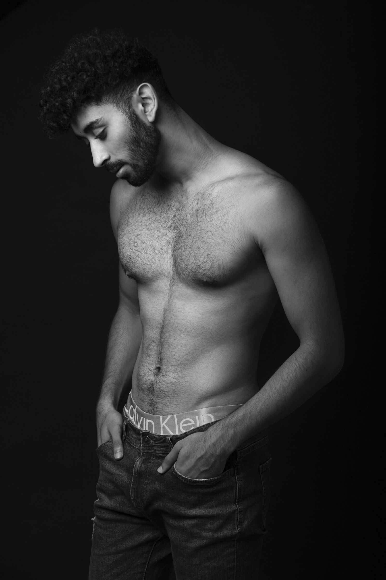 Canon EF 85mm F1.8 USM sample photo. Man, fitness, studio photography