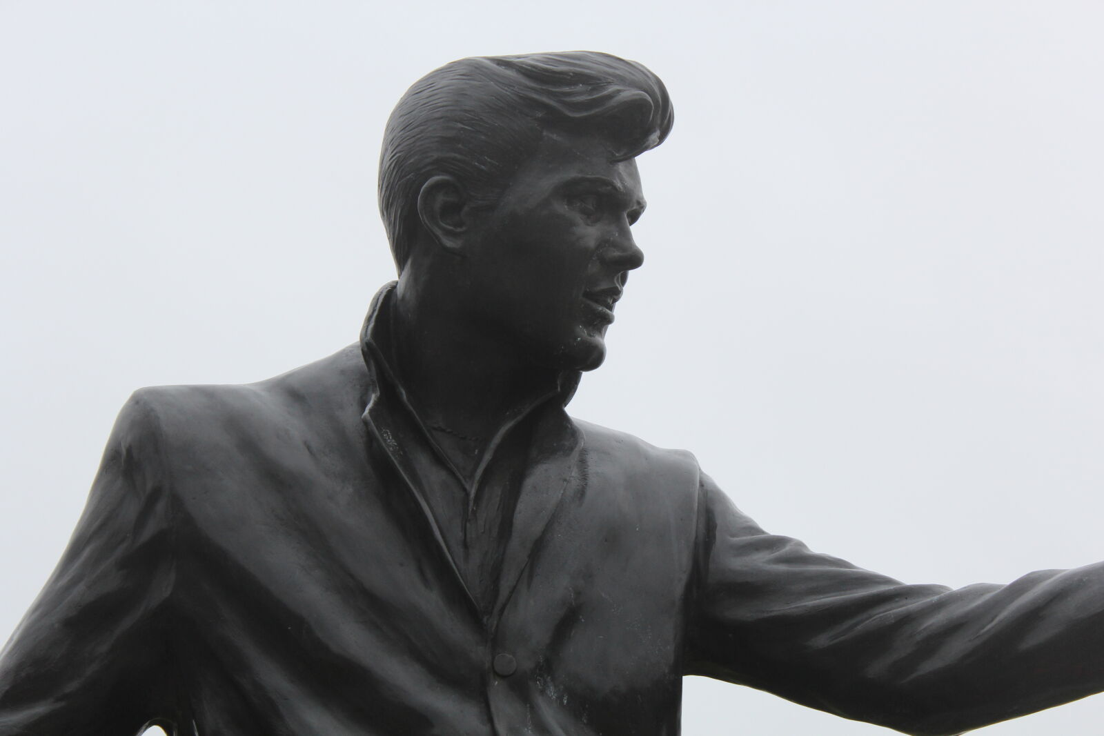 Canon EOS 600D (Rebel EOS T3i / EOS Kiss X5) sample photo. Billy, fury, liverpool, statue photography