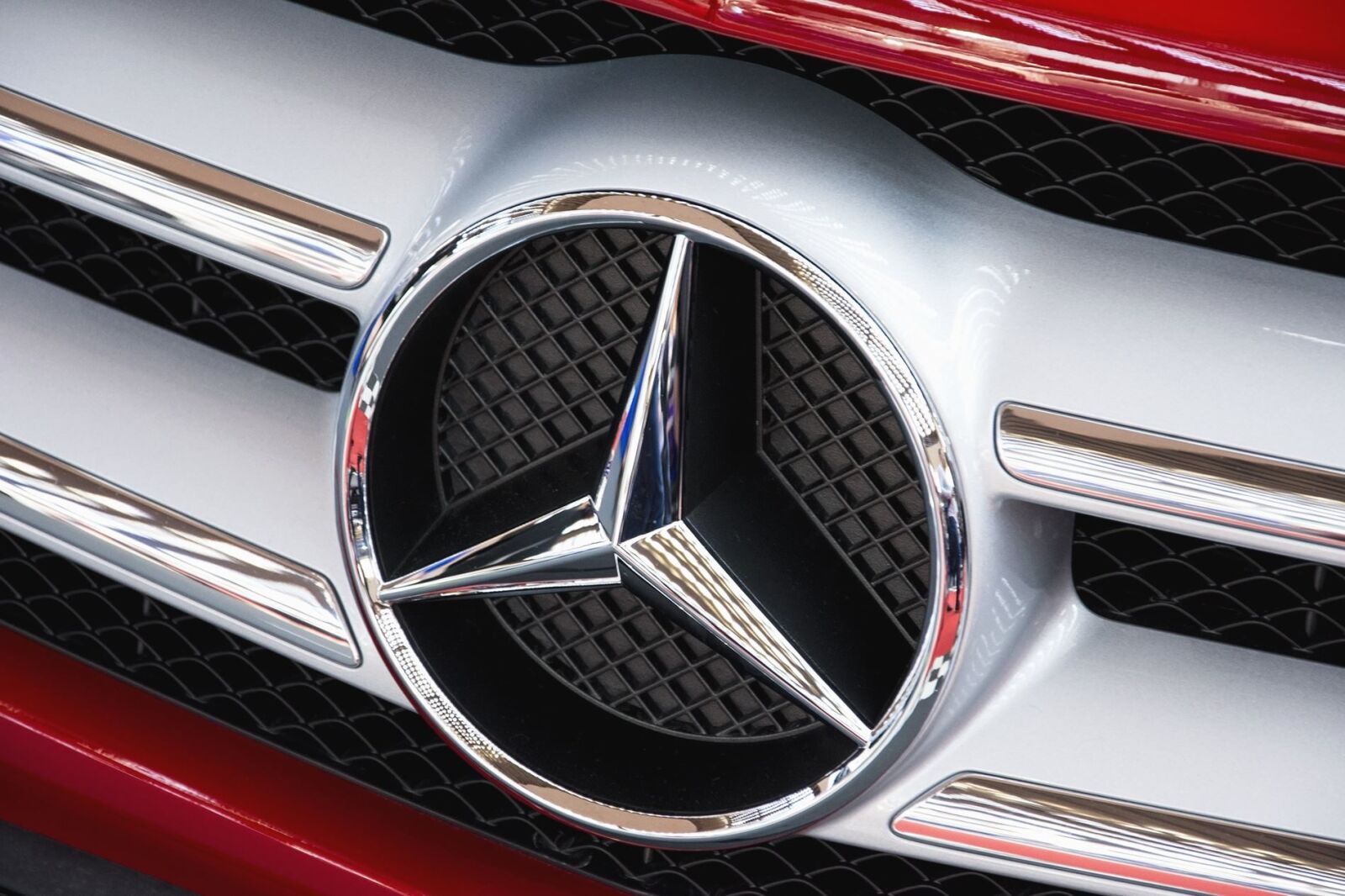 Nikon D7100 sample photo. Sign, chrome, car, metallic photography