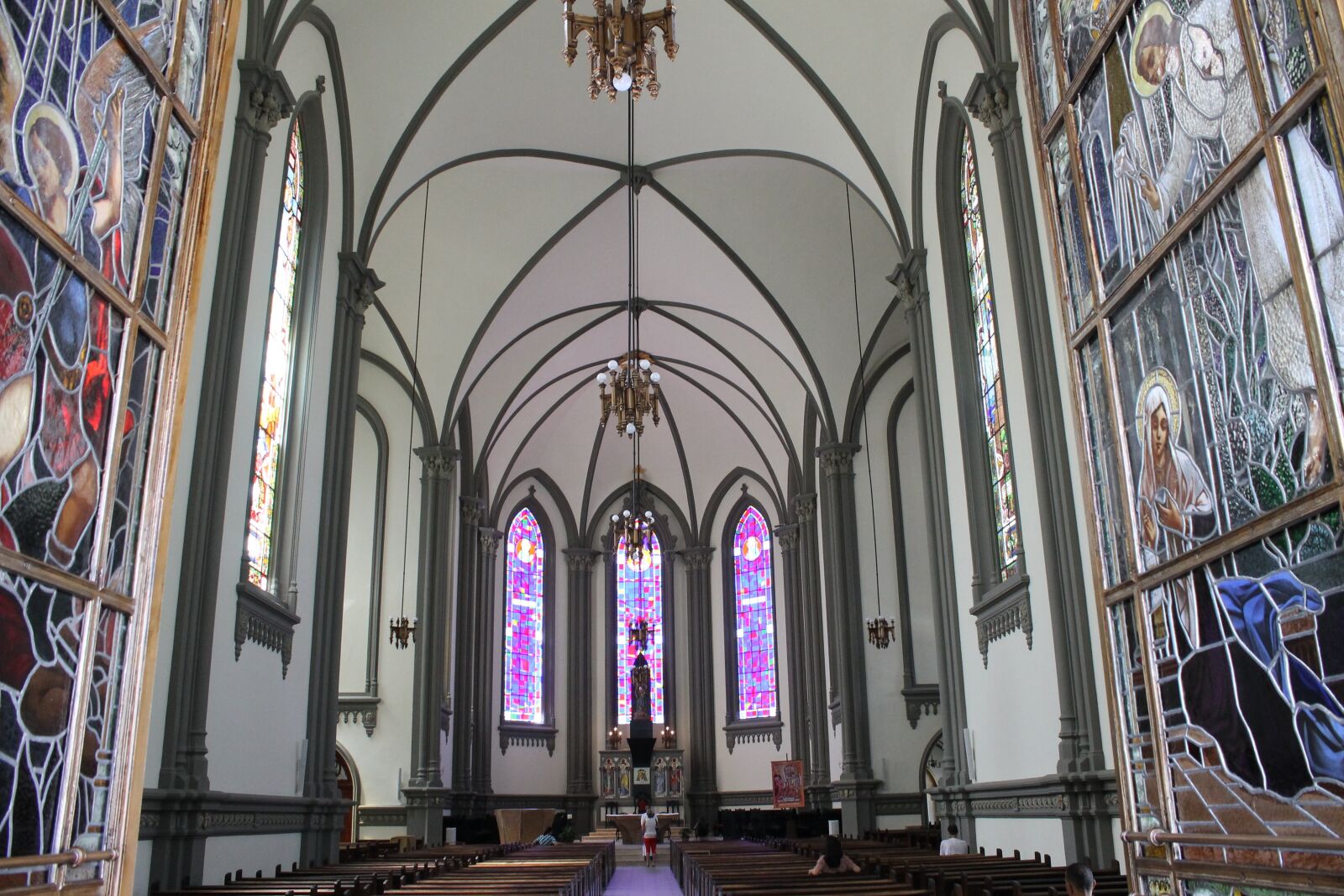 Canon EOS 1100D (EOS Rebel T3 / EOS Kiss X50) sample photo. Cathedral, stained glass, stained photography