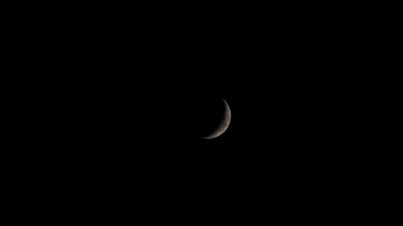 Canon EF75-300mm f/4-5.6 sample photo. Moon, lunar month photography