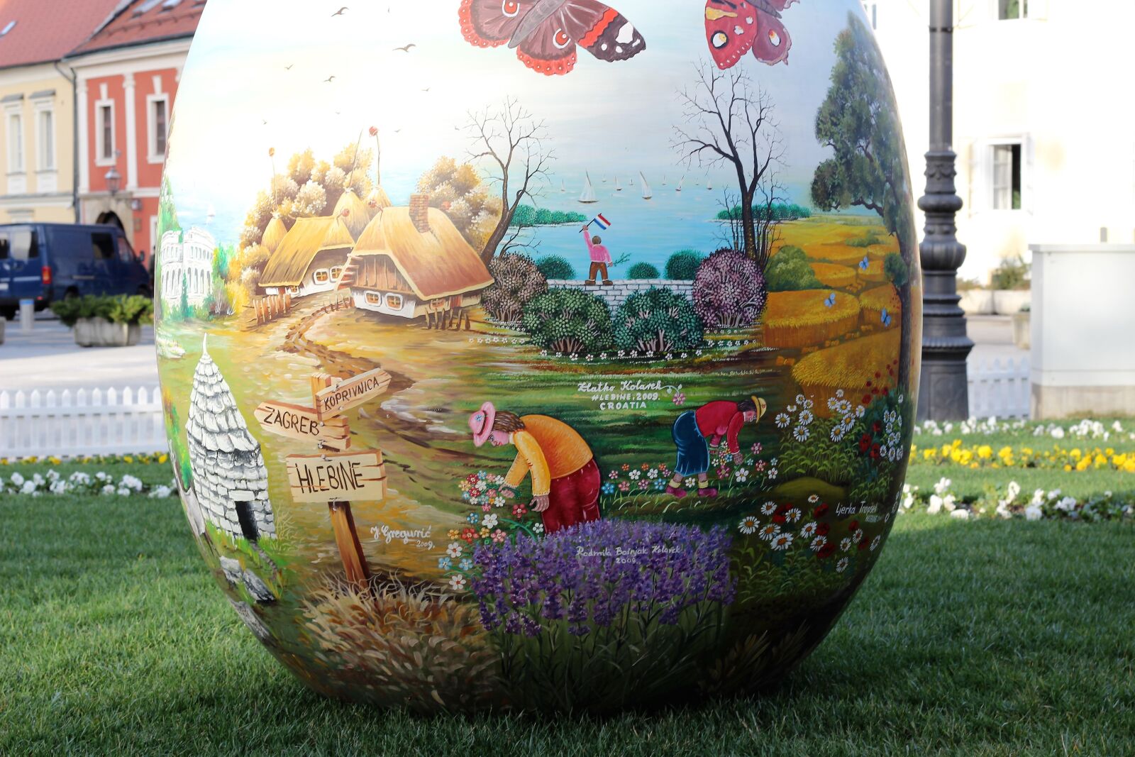 Canon EOS 600D (Rebel EOS T3i / EOS Kiss X5) + Canon EF 50mm F1.8 II sample photo. Easter egg, croatian naive photography