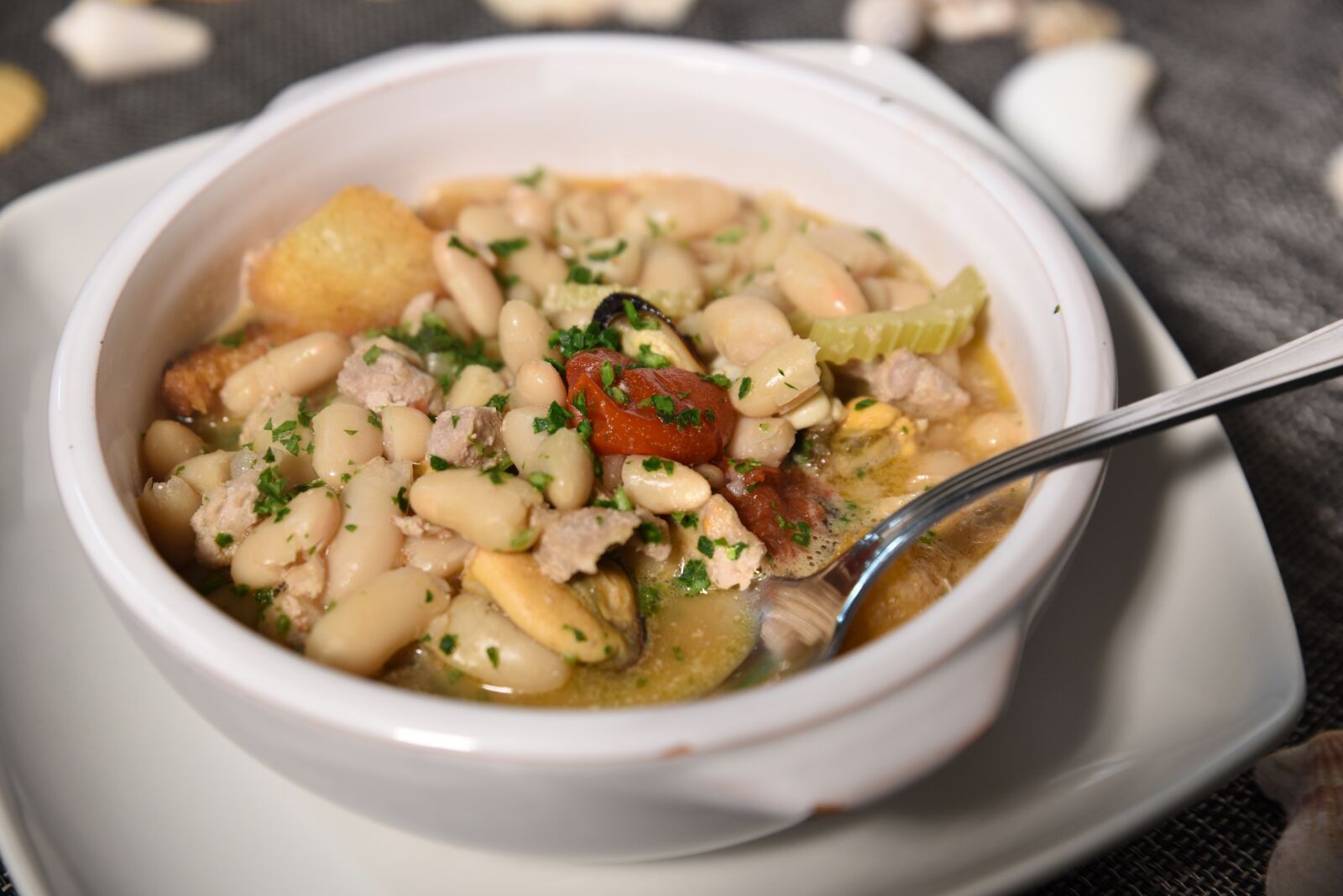 Nikon D750 sample photo. Beans, soup, napolinelpiatto photography