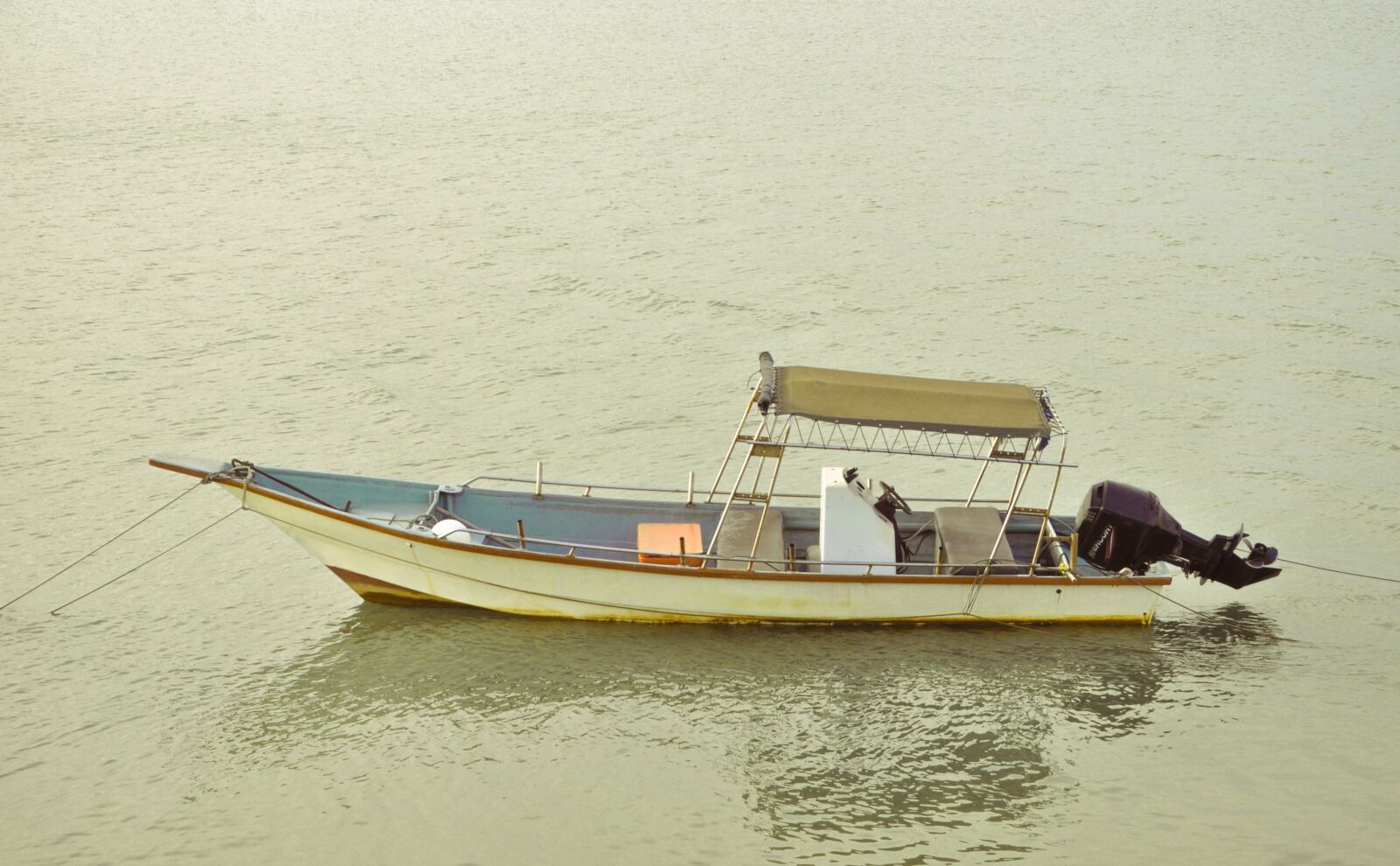 Nikon D5000 sample photo. Boat, water, lake photography