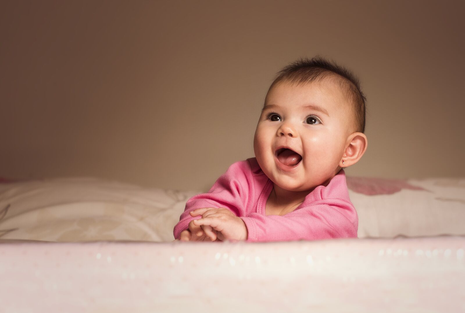 Fujifilm X-T1 + Fujifilm XF 35mm F1.4 R sample photo. Baby, happy, white photography