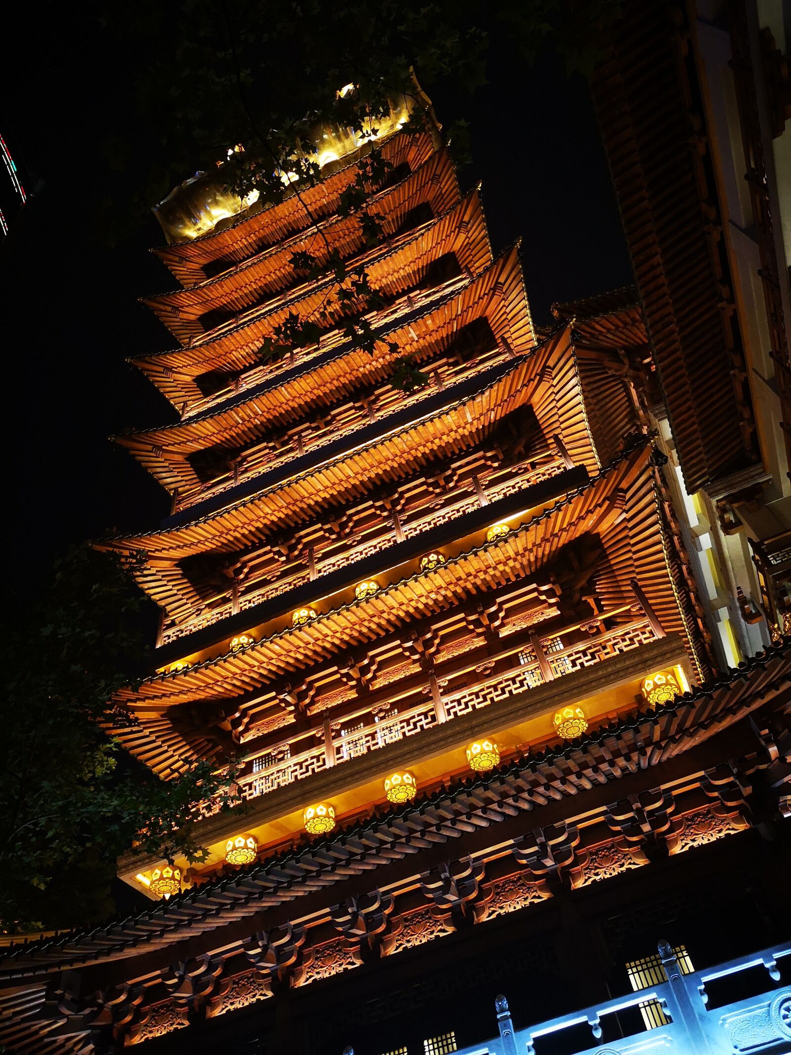 HUAWEI P20 sample photo. Building, temple, night view photography
