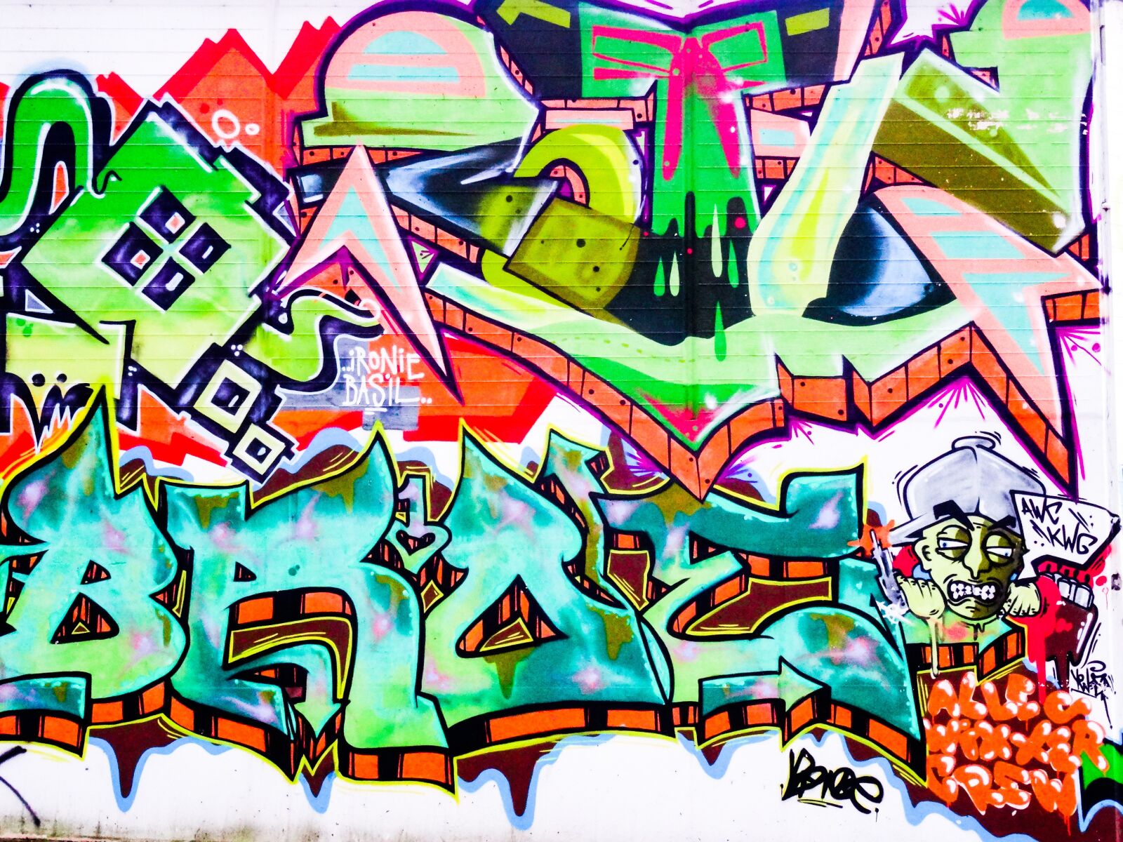 Sony Cyber-shot DSC-HX50V sample photo. Graffiti, letters, font photography