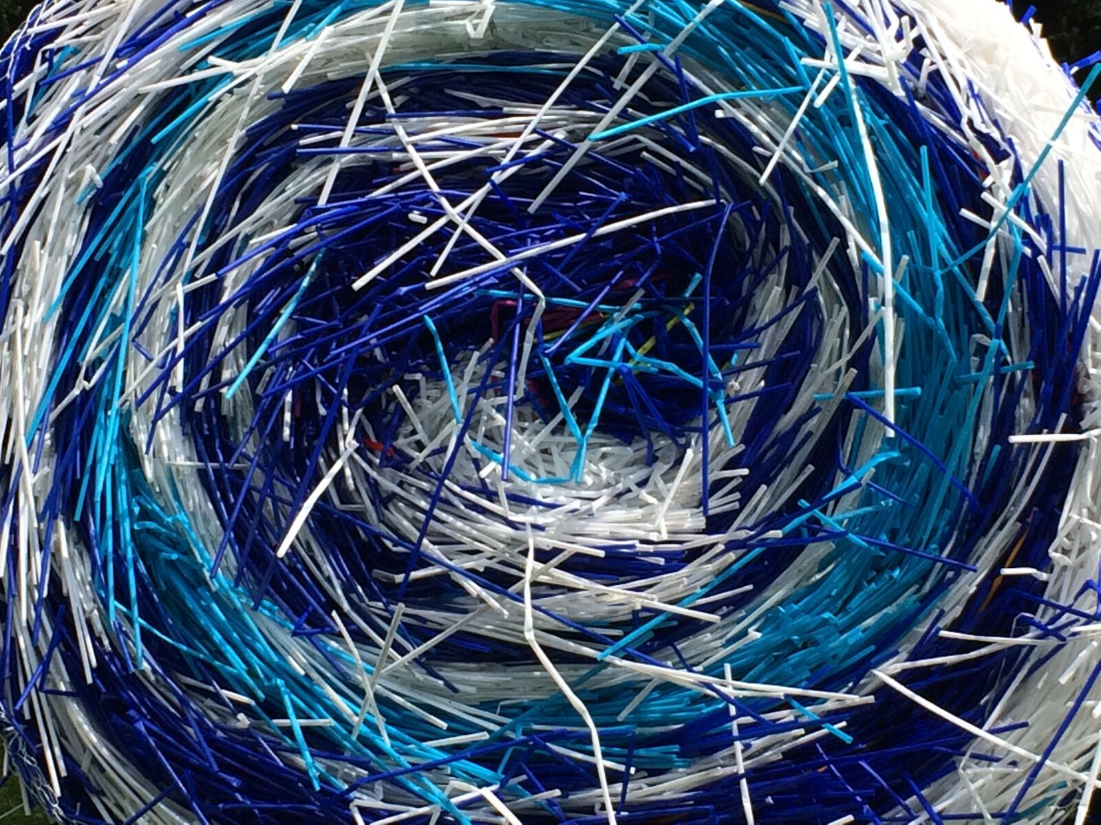 iPhone 5s back camera 4.12mm f/2.2 sample photo. Straws, blue, white photography