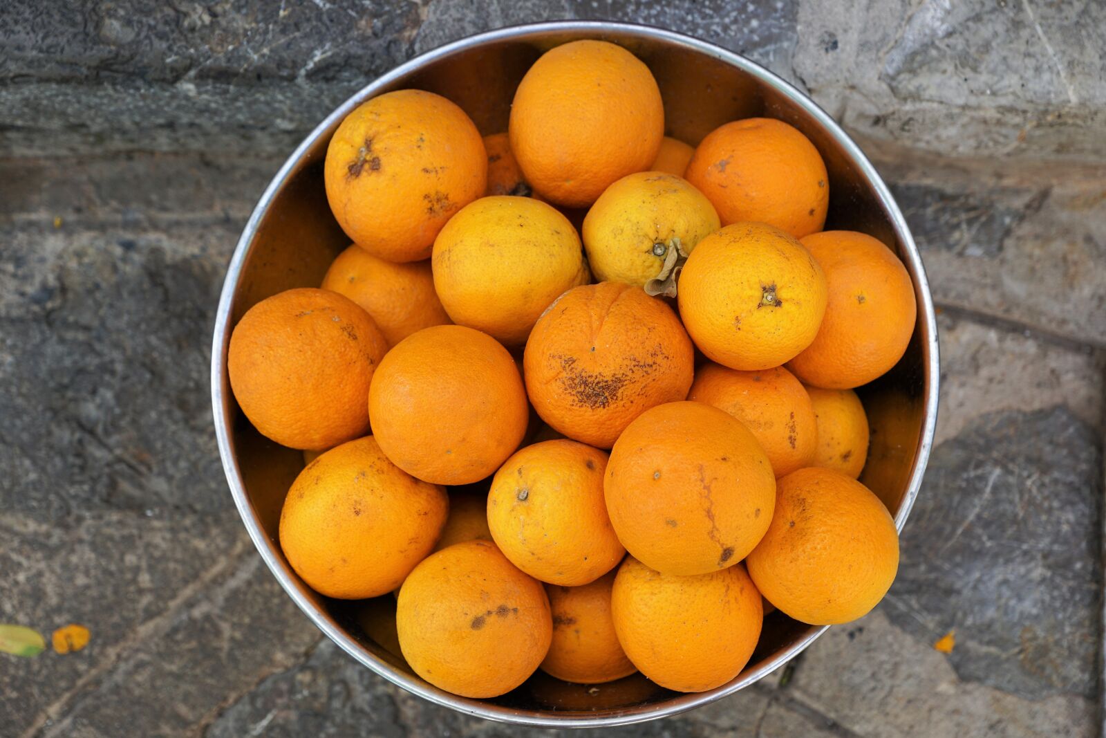 Sony ILCA-77M2 + Sony DT 16-50mm F2.8 SSM sample photo. Oranges, vitamin, eat photography