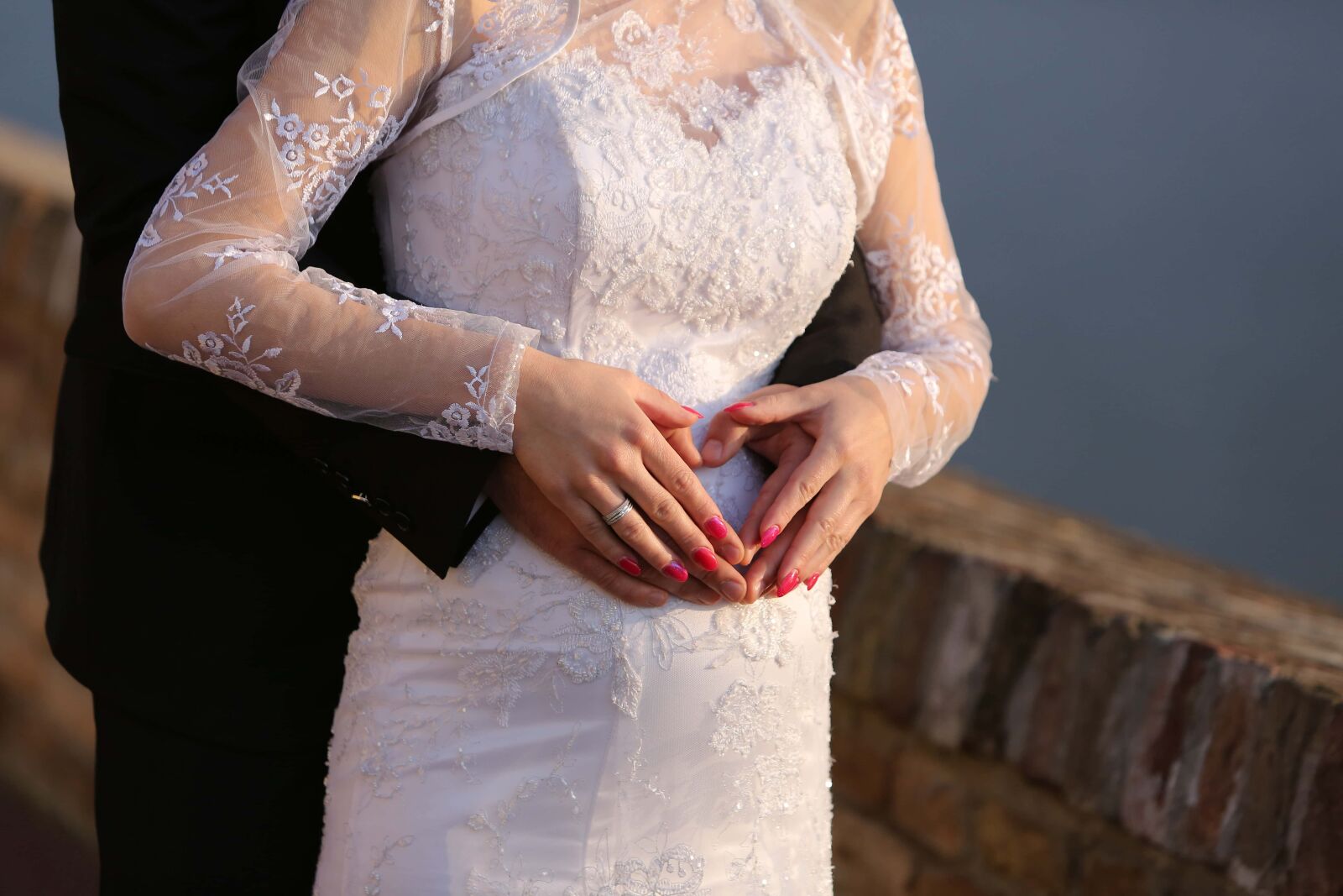 Canon EF 70-200mm F2.8L IS USM sample photo. Dress, hands, heart, suit photography