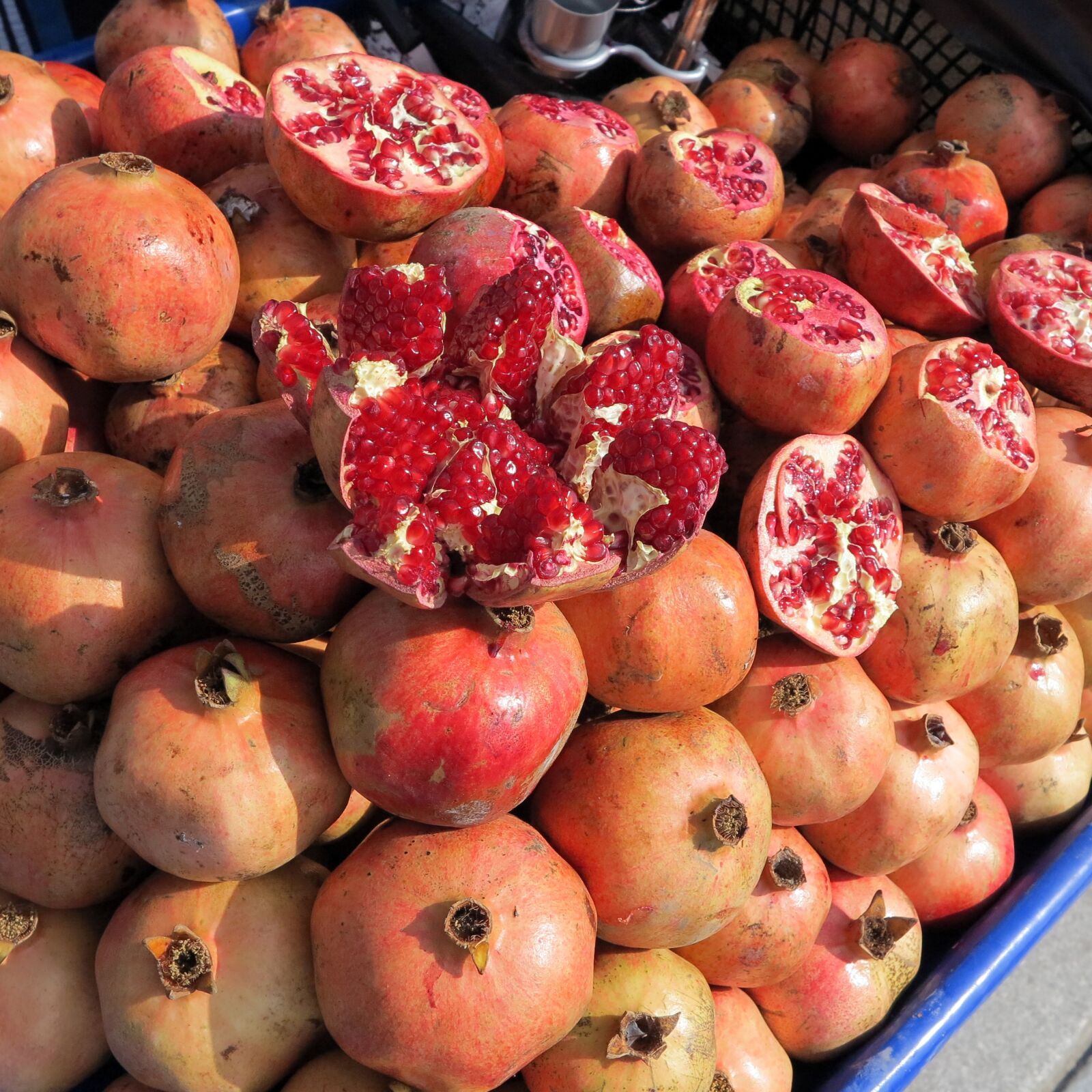 Canon PowerShot G1 X sample photo. Pomegranate, fruit, red photography