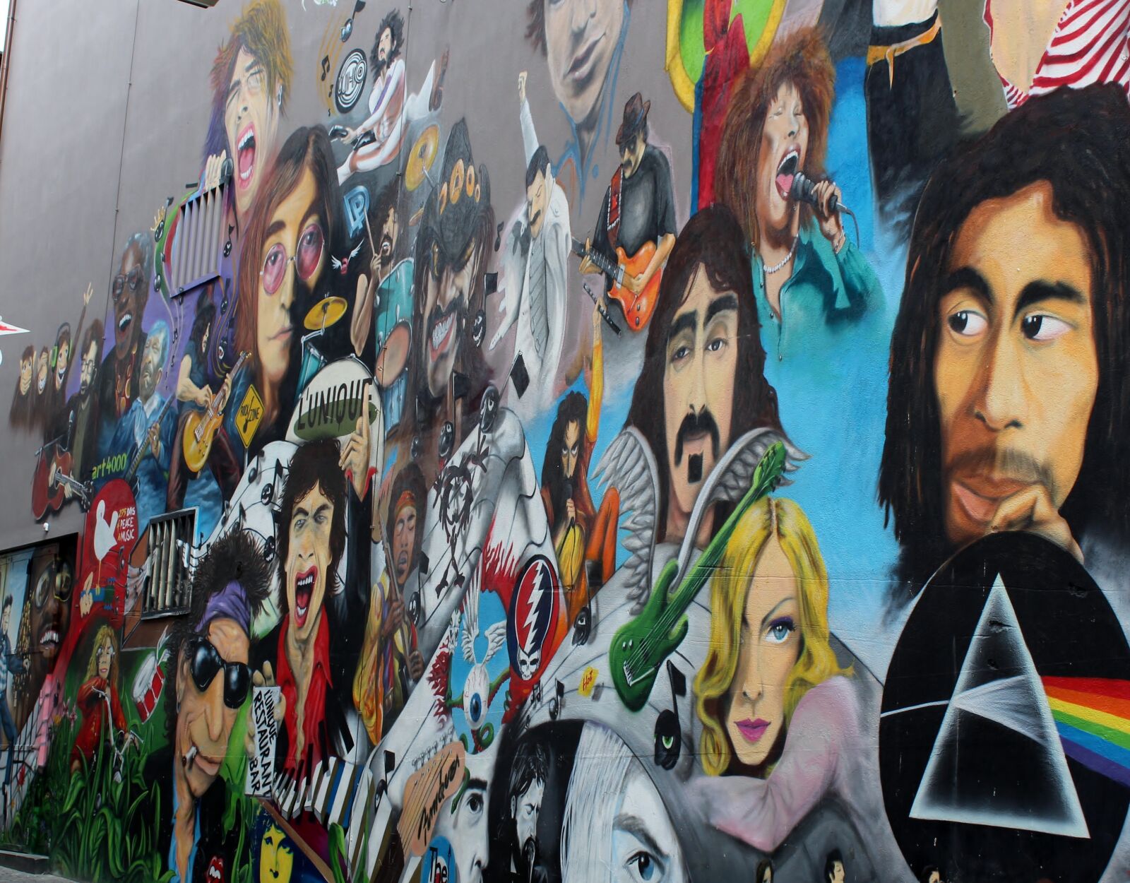 Canon EOS 650D (EOS Rebel T4i / EOS Kiss X6i) sample photo. Wall art, music, creative photography