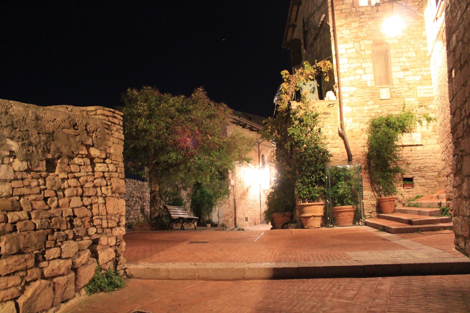 Canon EOS 600D (Rebel EOS T3i / EOS Kiss X5) sample photo. Assisi, umbria, italy photography