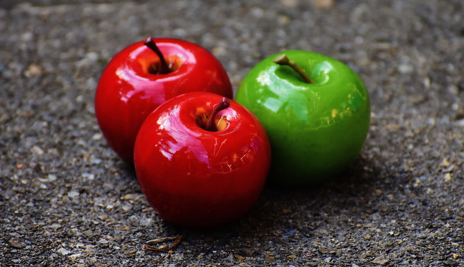 Nikon D7200 sample photo. Apple, red, green photography