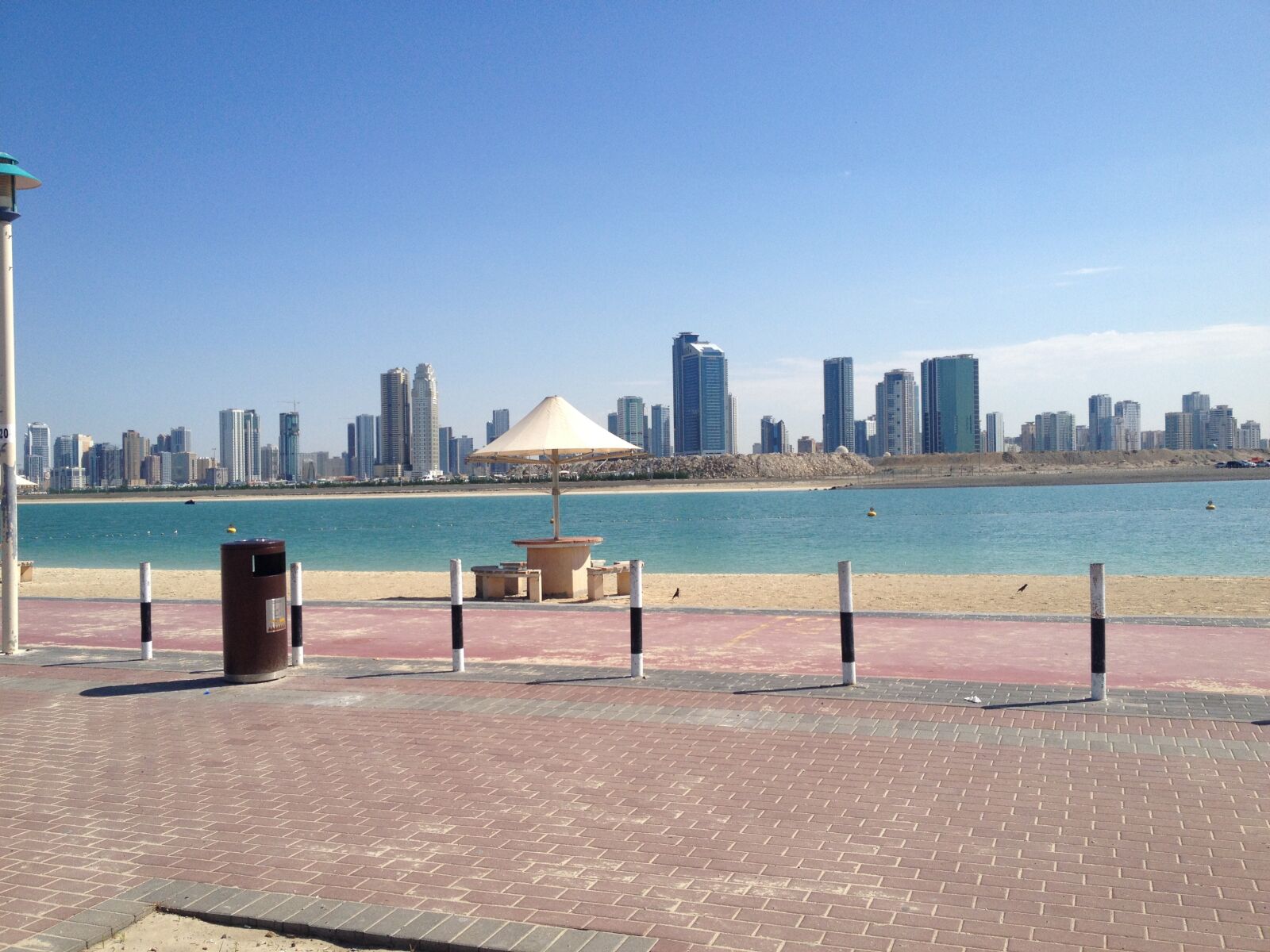 iPhone 4S back camera 4.28mm f/2.4 sample photo. ابراج, دبي, البحر photography