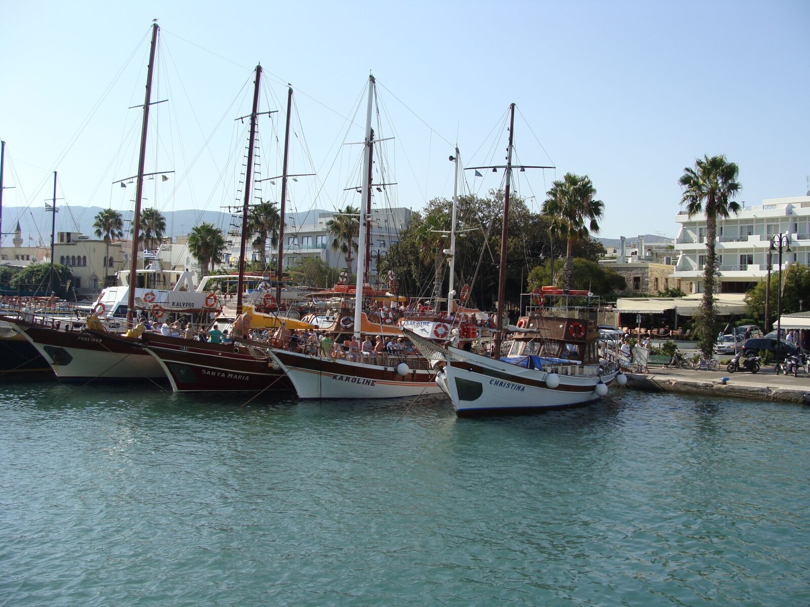 Sony Cyber-shot DSC-H10 sample photo. Greece, the island of photography
