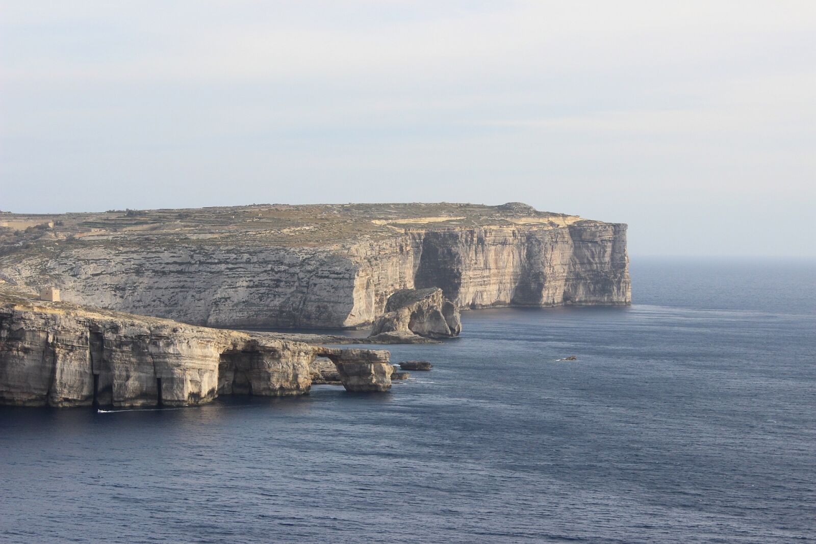 Canon EOS 600D (Rebel EOS T3i / EOS Kiss X5) sample photo. Coast, rock, rocks photography