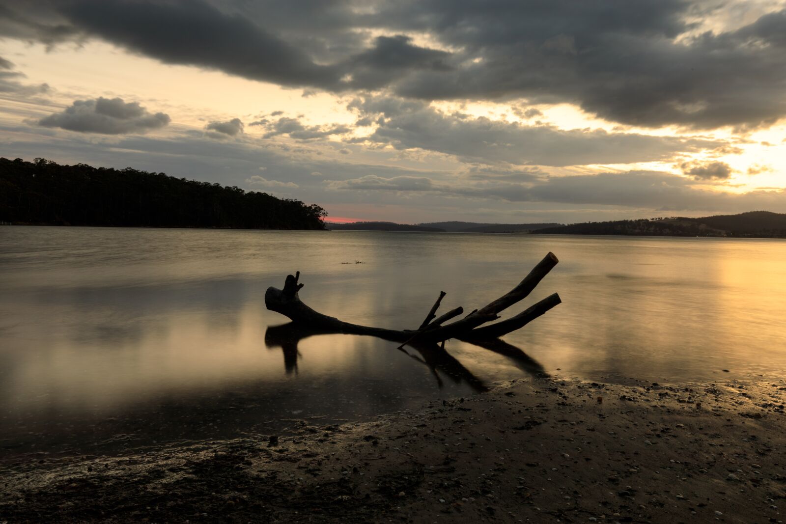 Canon EF 16-35mm F4L IS USM sample photo. Water, sunset, dusk photography