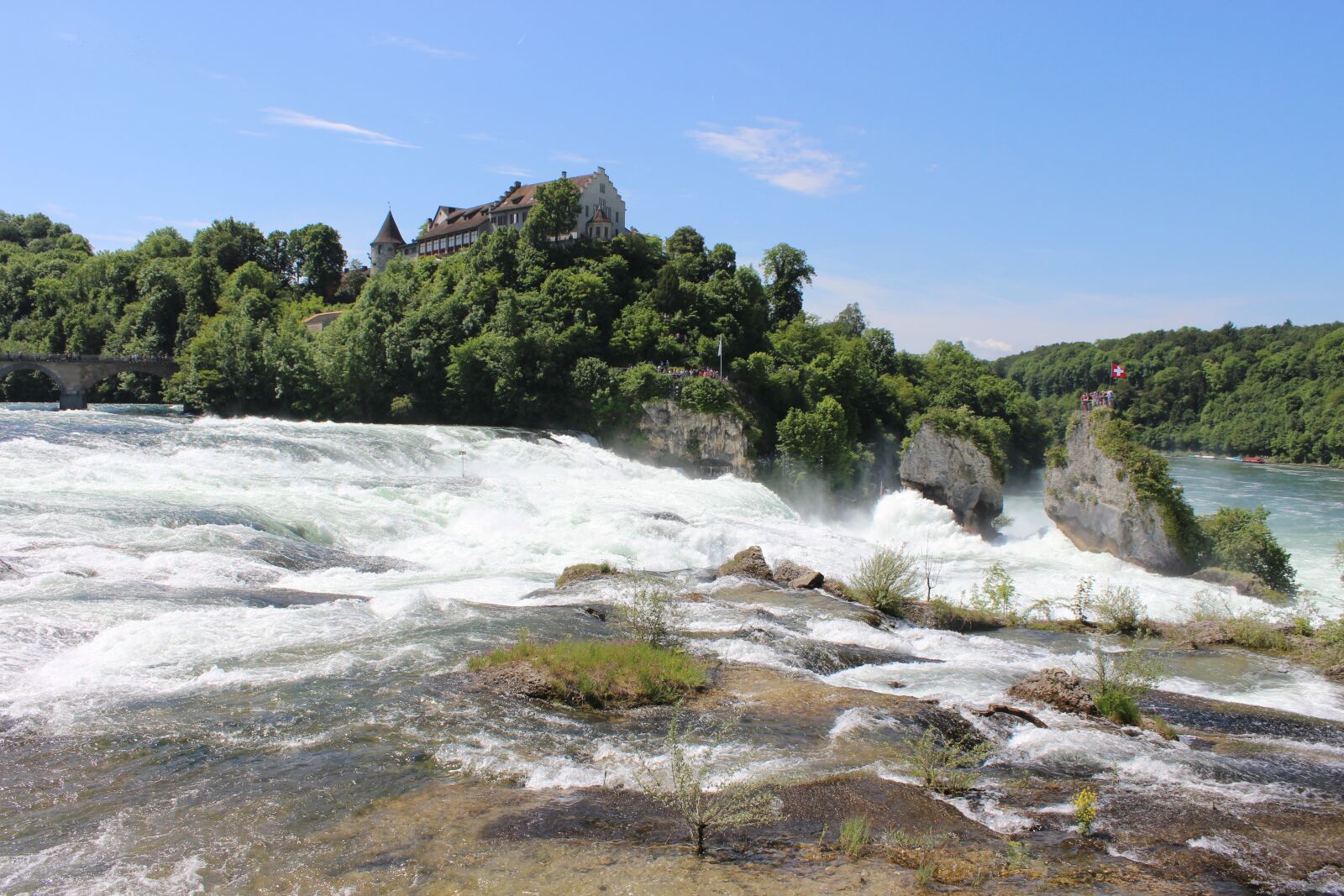 Canon EOS 600D (Rebel EOS T3i / EOS Kiss X5) sample photo. Water, waterfall, schaffhausen photography
