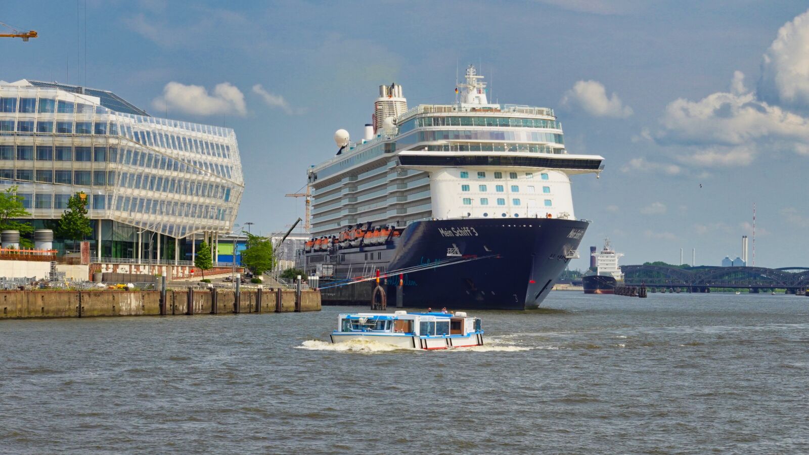 Sony DSC-RX100M7 sample photo. Meinschiff3, hamburg, harbour city photography