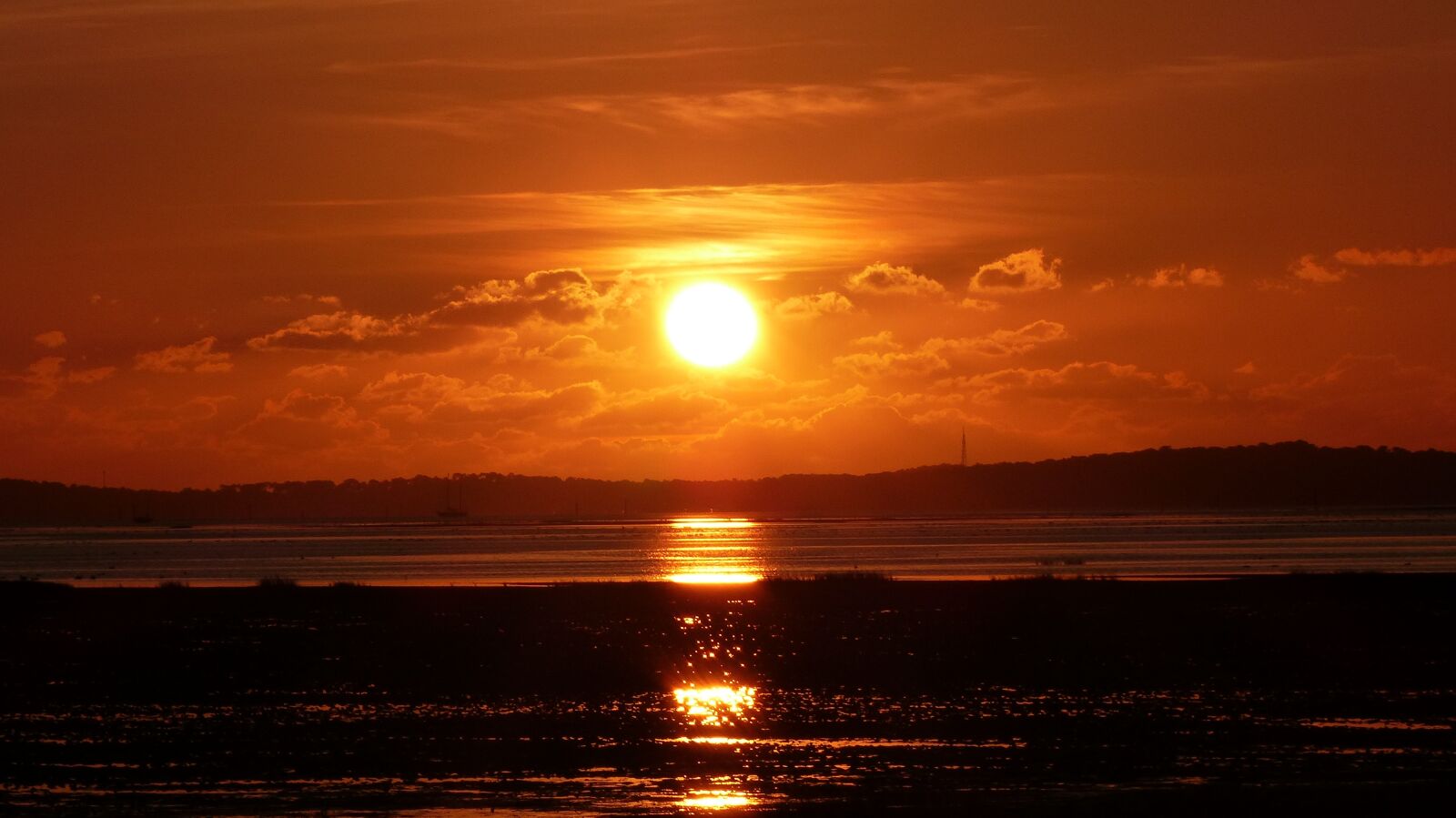 Panasonic Lumix DMC-FZ200 sample photo. Sunset, ocean, beach photography