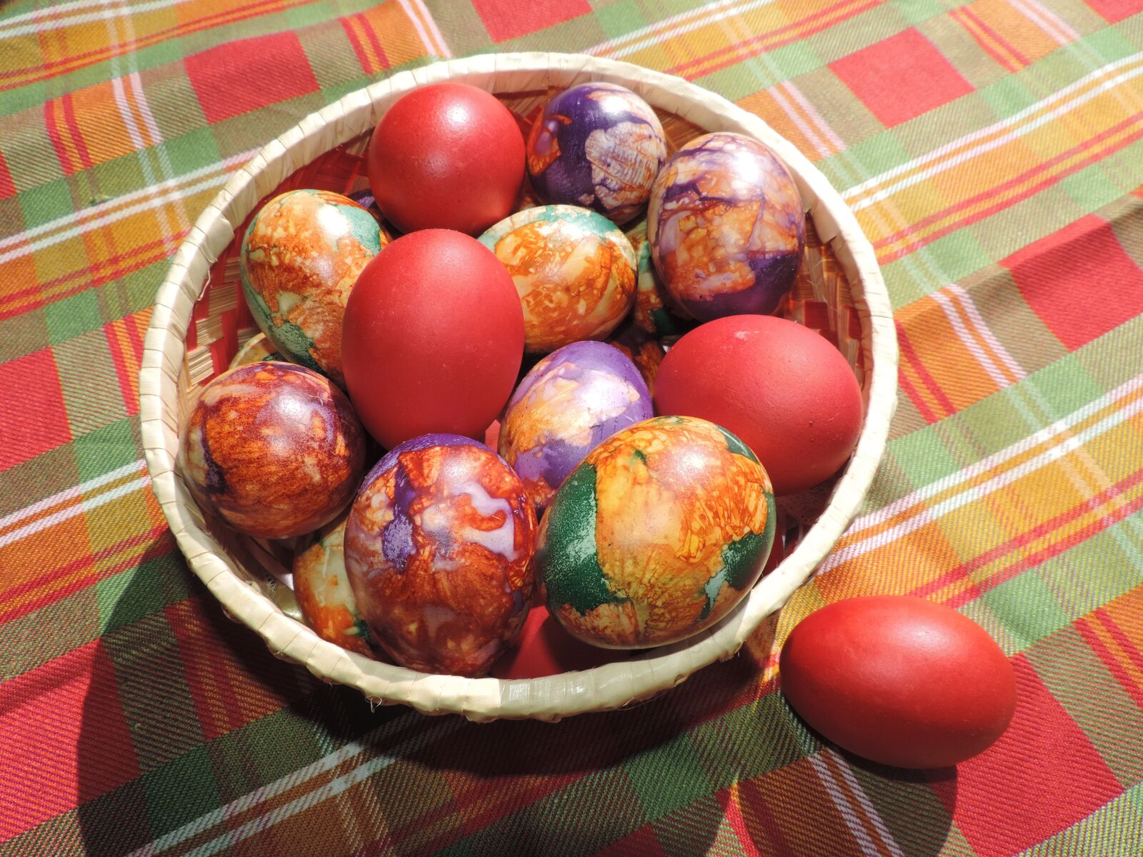 Nikon Coolpix P520 sample photo. Food, basket, easter photography