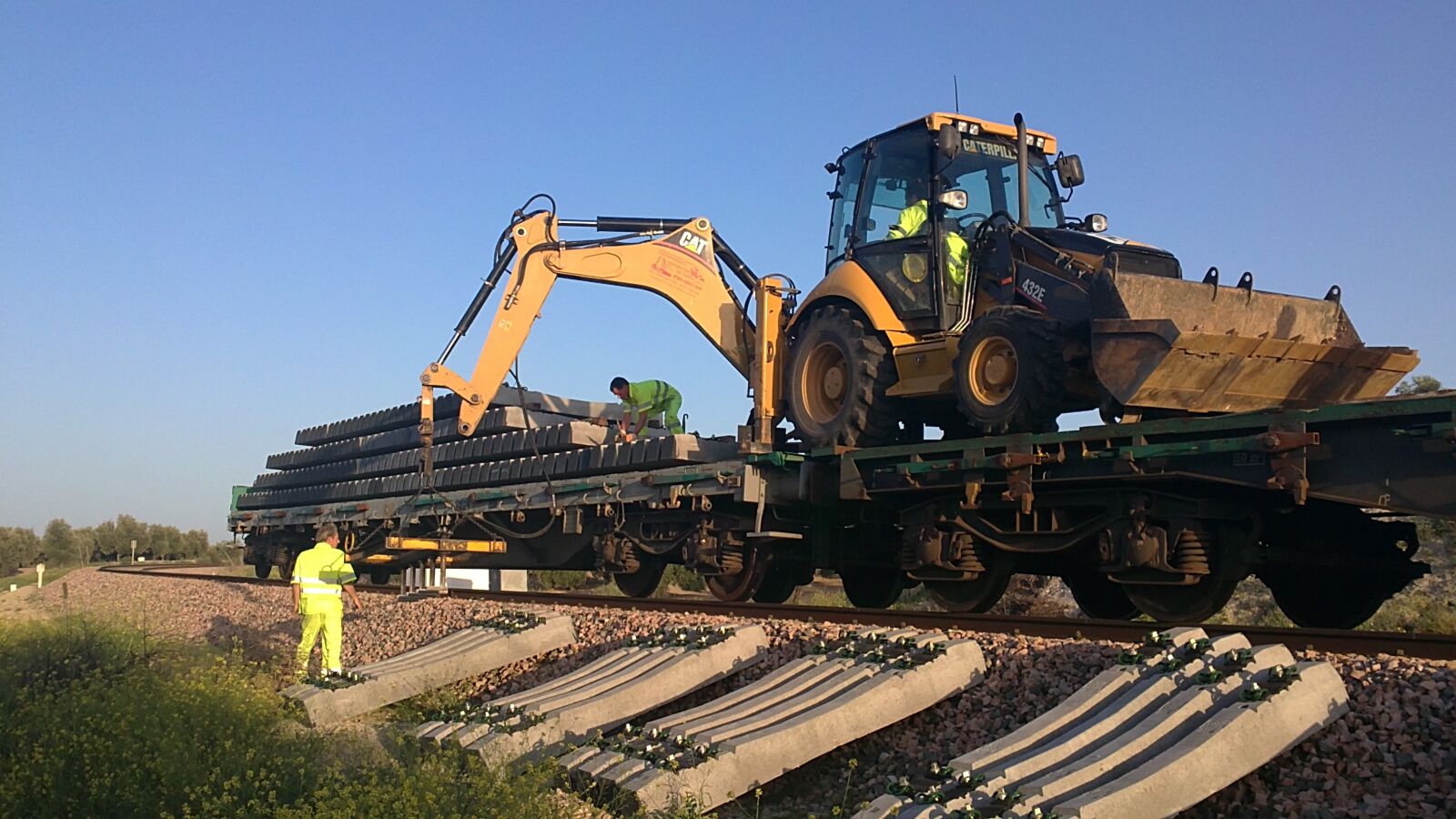 Sony Ericsson U5i sample photo. Train, sleepers, excavator photography