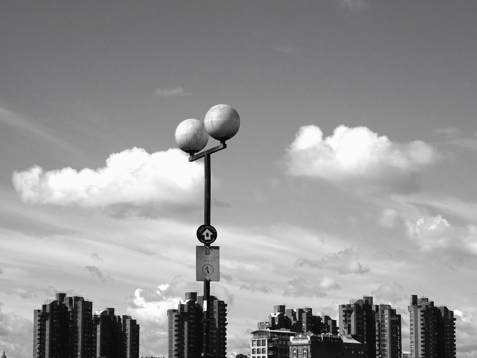 Sony DSC-HX60 sample photo. Building, cloud, architecture, street photography