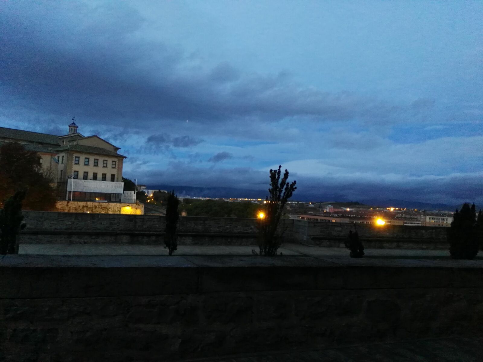 HUAWEI GX8 sample photo. Town, sky, street photography