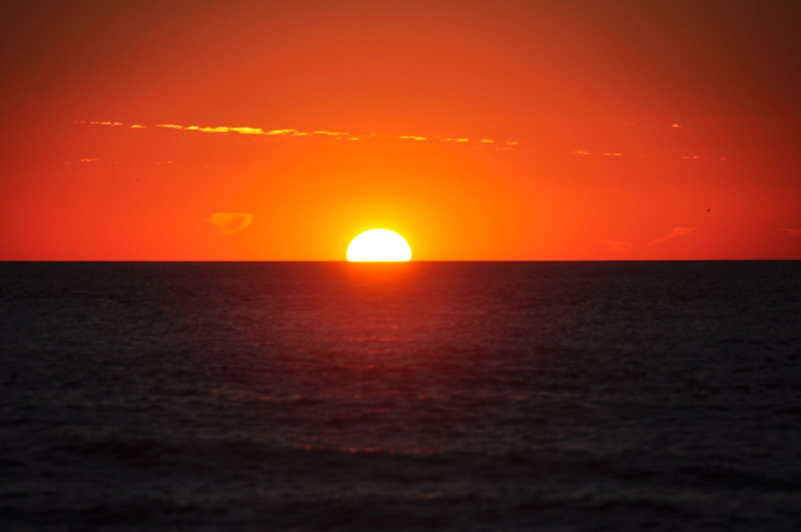 Nikon D90 sample photo. Sunset, beach, sun photography