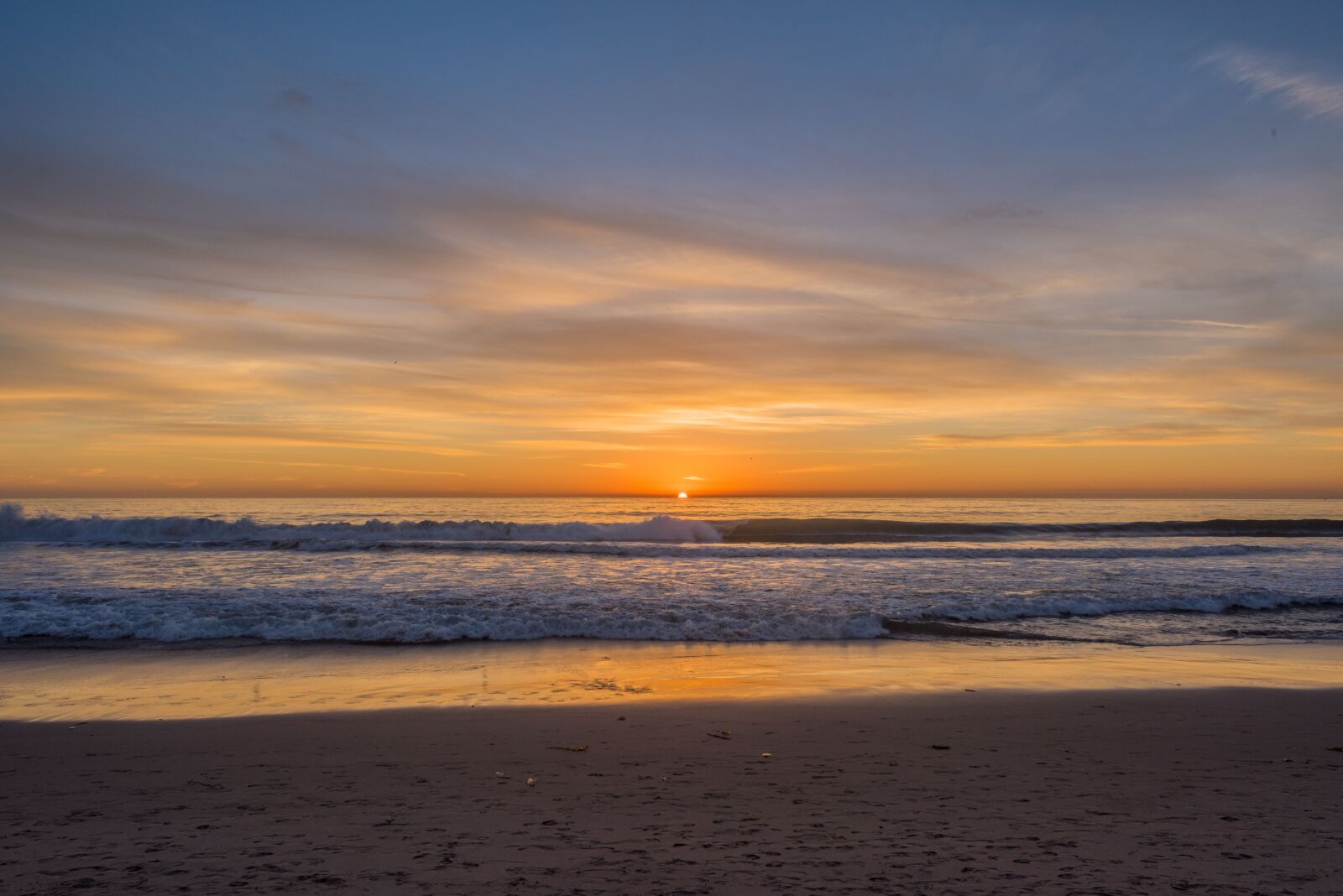 Nikon D810 sample photo. Sunset, water, dawn photography