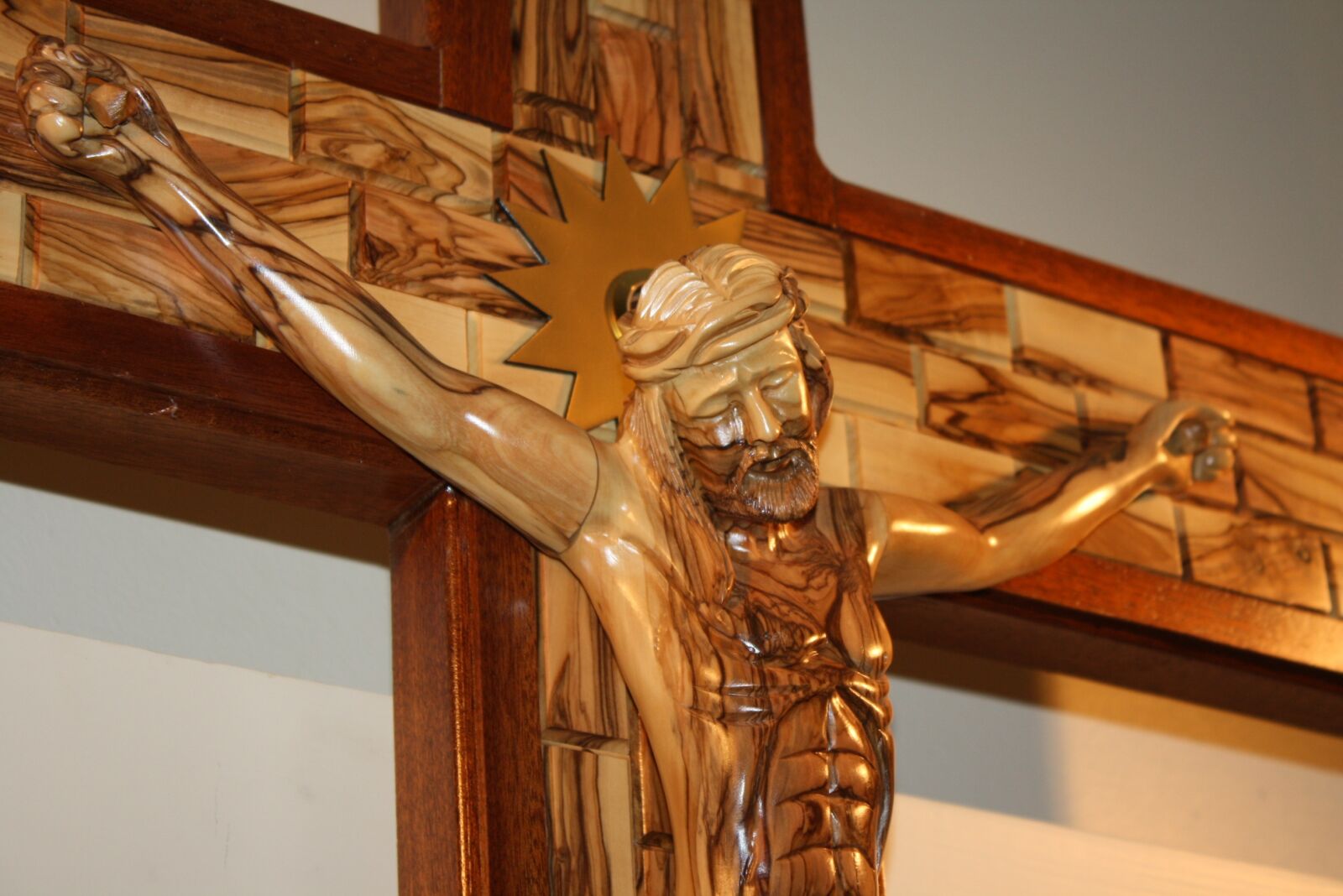 Canon EOS 1000D (EOS Digital Rebel XS / EOS Kiss F) sample photo. Crucifix, catholic, catholicism photography