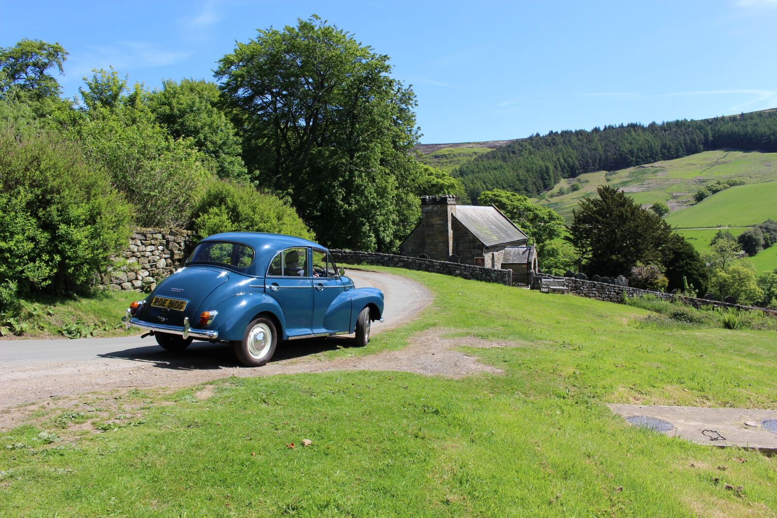 Canon EOS 100D (EOS Rebel SL1 / EOS Kiss X7) sample photo. Morris minor, car, england photography