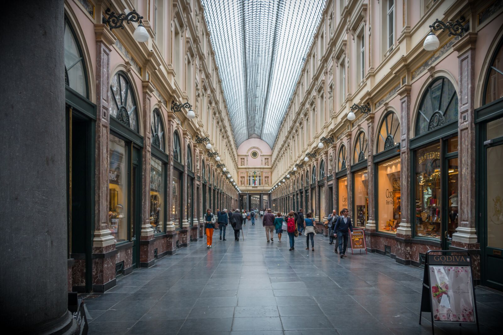 Canon EOS 70D sample photo. Galeries royales saint-hubert, brussels photography