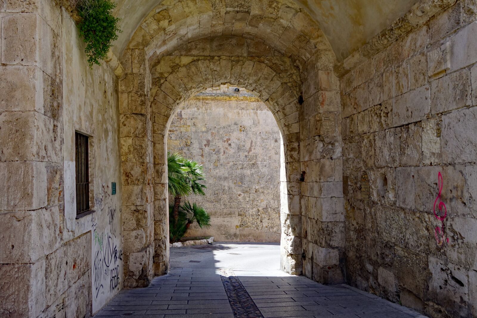 Sony Cyber-shot DSC-RX100 II sample photo. Sardinia, cagliari, historic center photography
