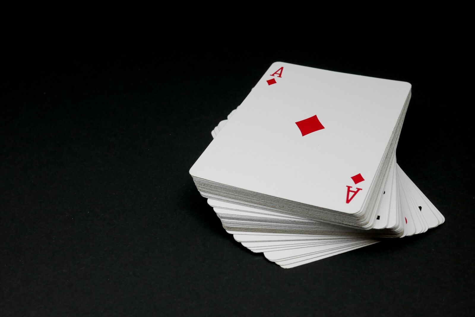 LUMIX G 20/F1.7 II sample photo. Card, game, poker photography