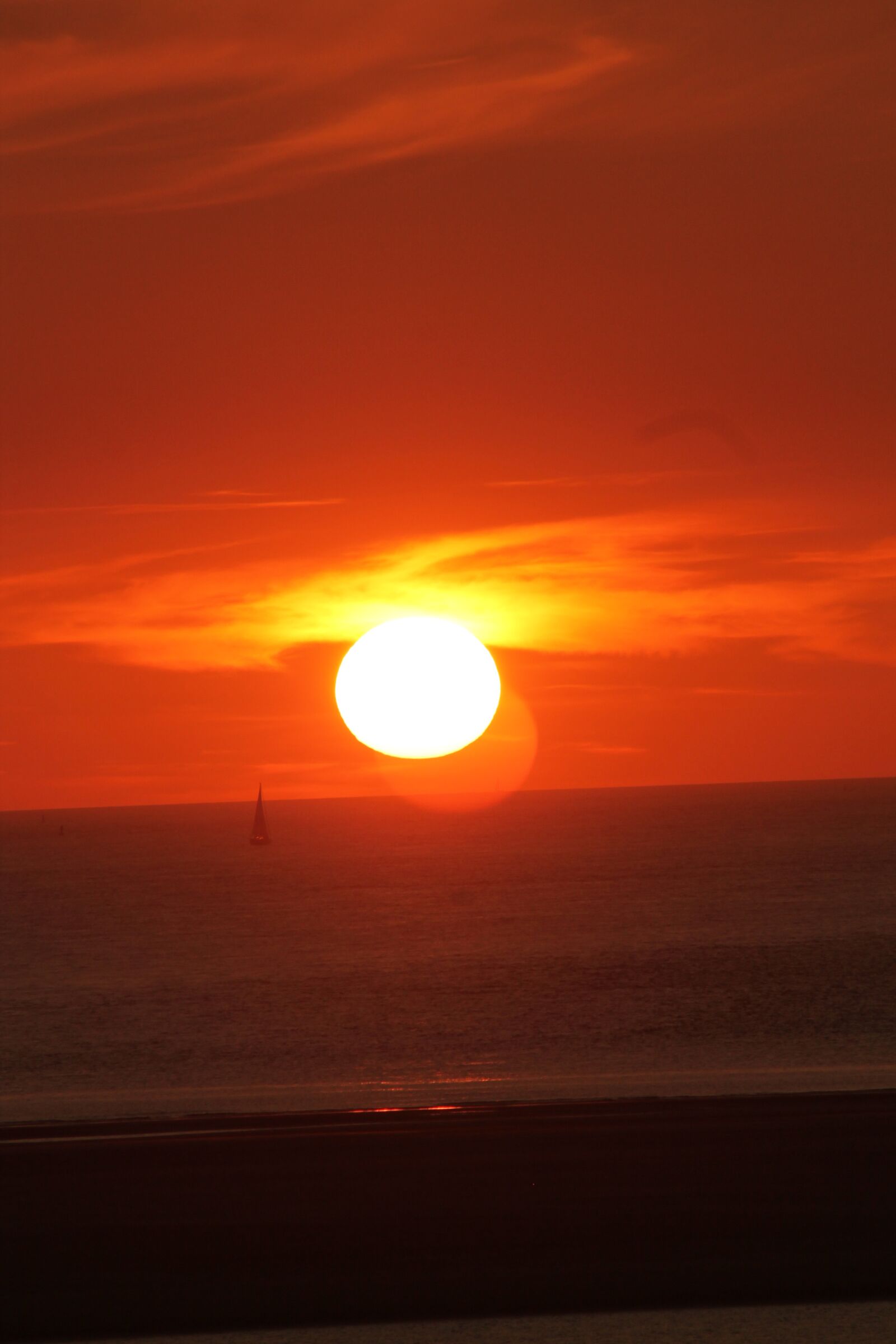 Canon EOS 1100D (EOS Rebel T3 / EOS Kiss X50) sample photo. Sunset, sea, sky photography