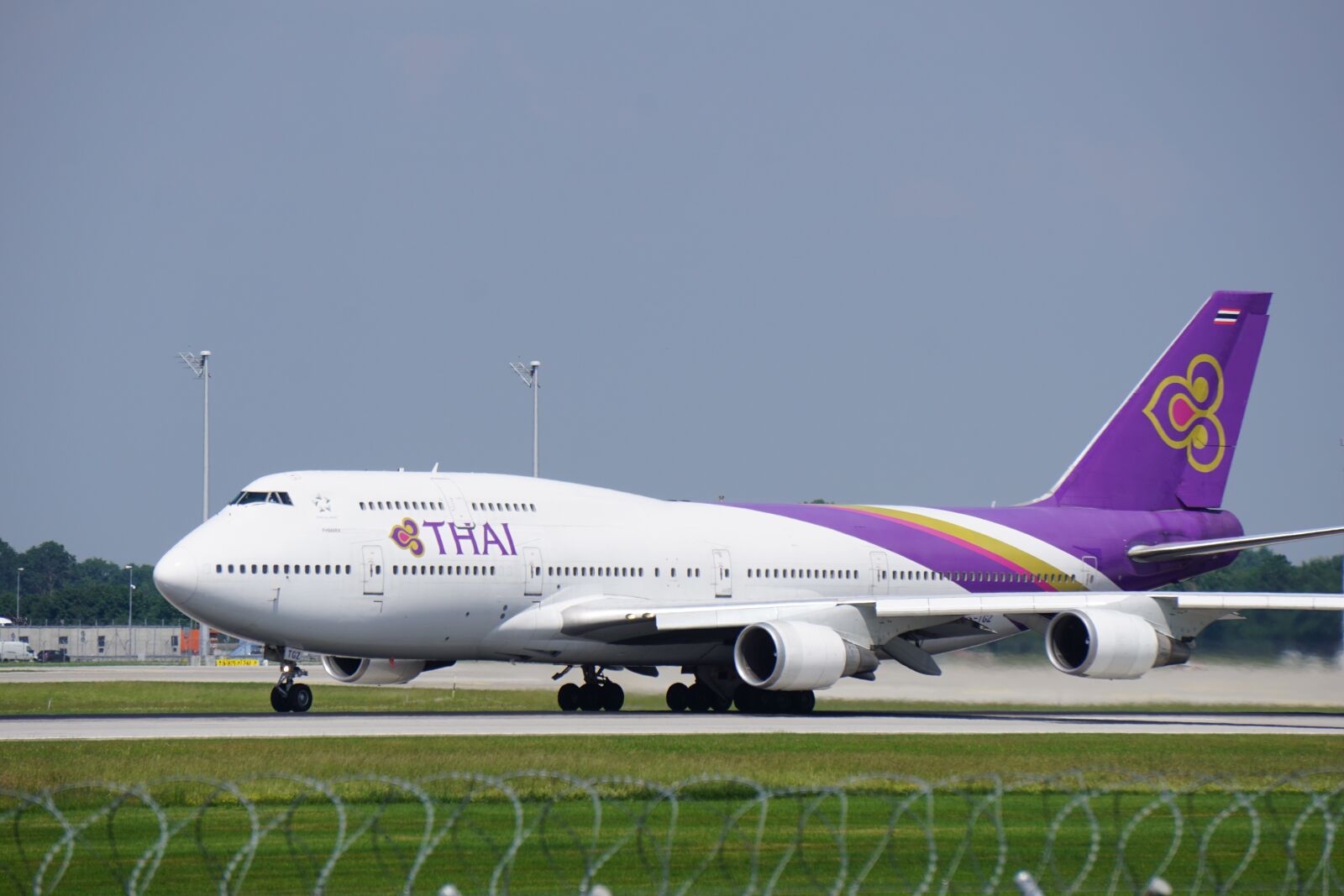Sony E 55-210mm F4.5-6.3 OSS sample photo. Aircraft, start, thailand photography