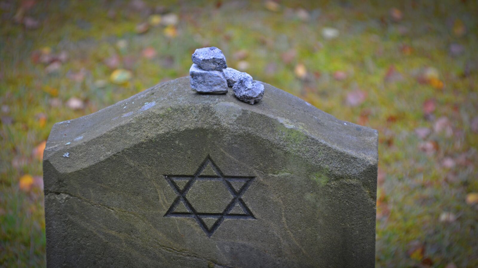 Nikon D5200 sample photo. Tombstone, faith, customs photography
