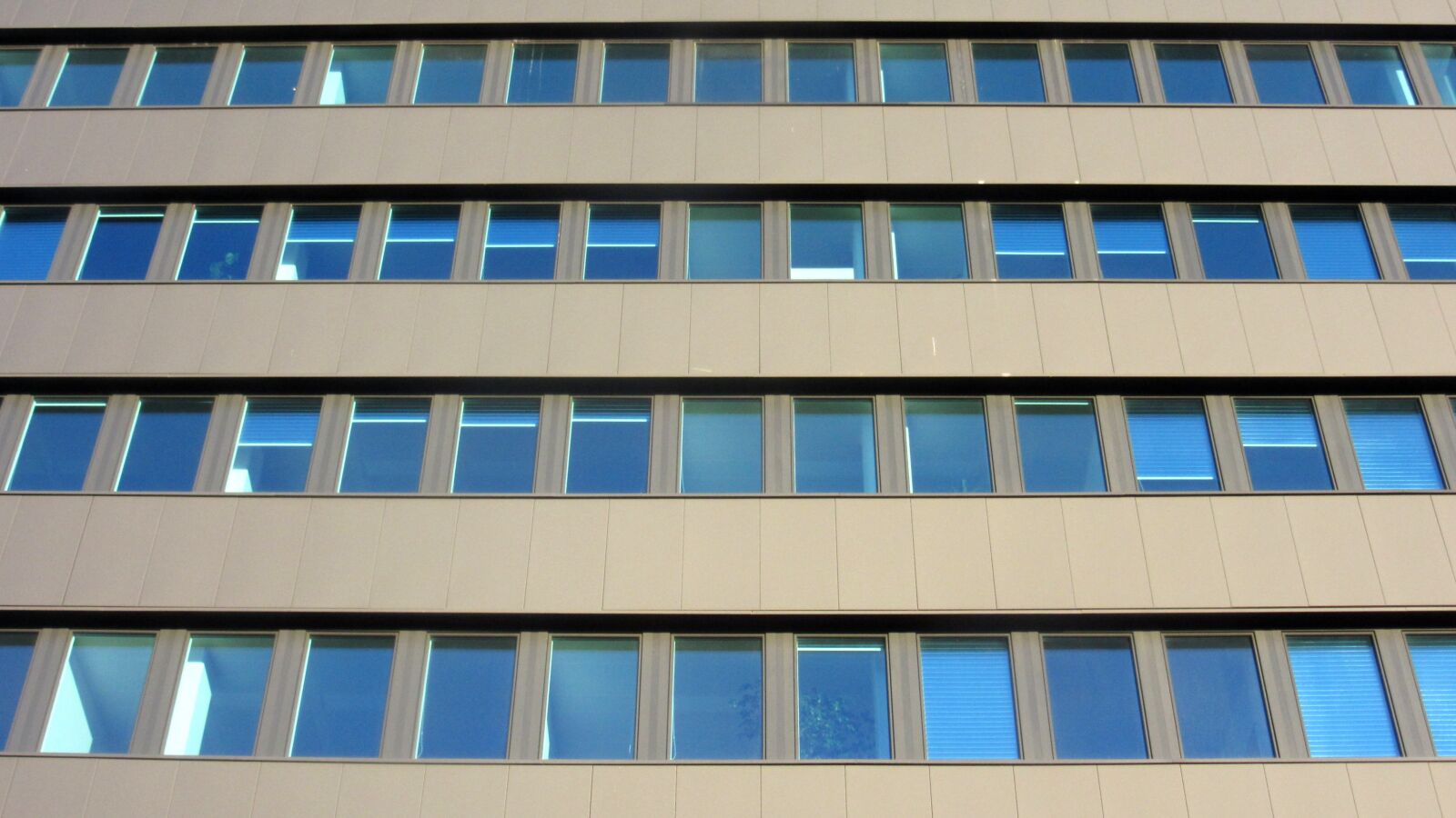 Canon PowerShot SX600 HS sample photo. Facade, building, architecture photography